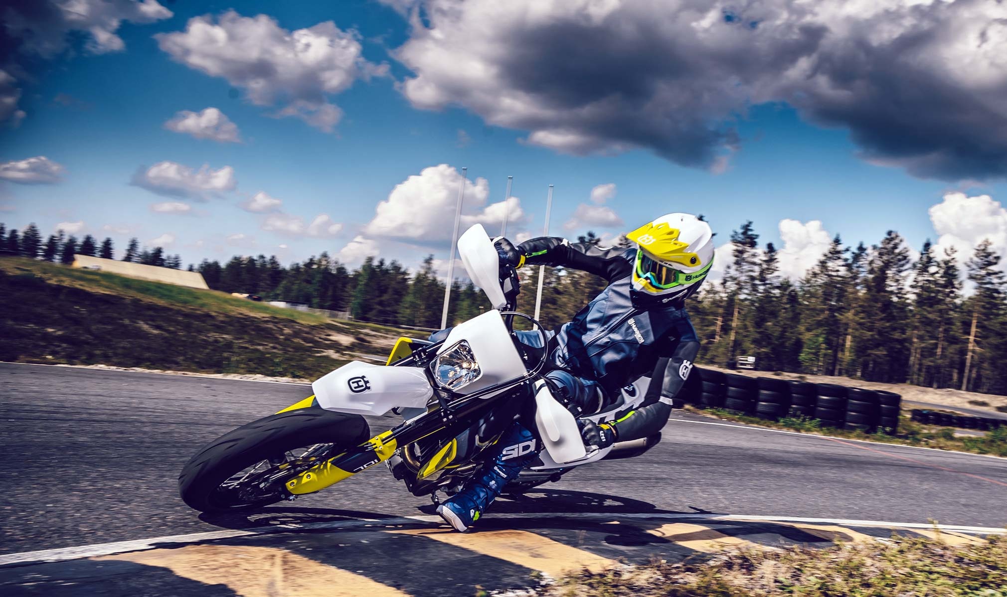 Husqvarna 701 Supermoto, 2020 guide, Total motorcycle, Thrilling ride, 2020x1200 HD Desktop