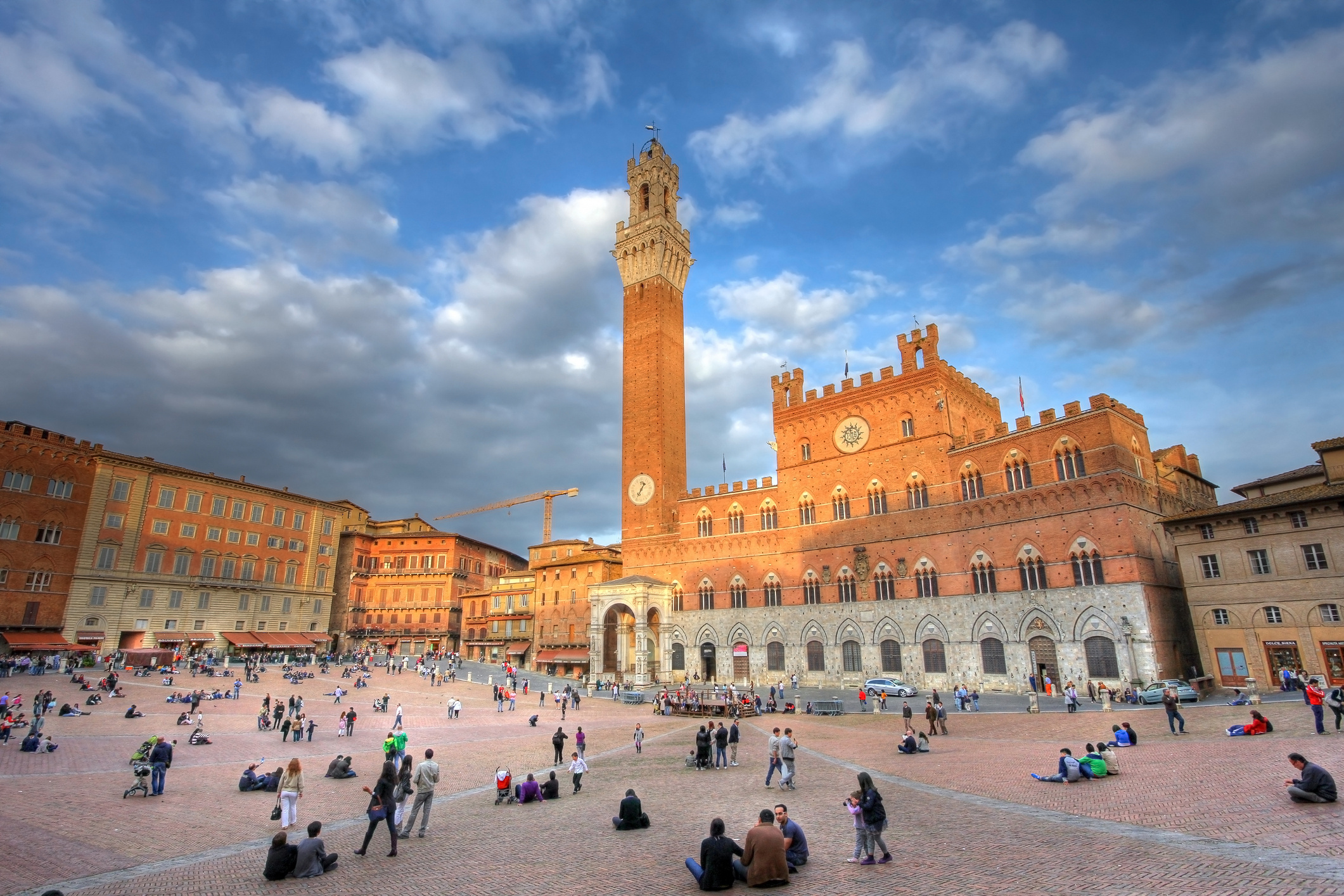 Palazzo Ravizza nahe der Piazza del Campo in Siena, 2130x1420 HD Desktop