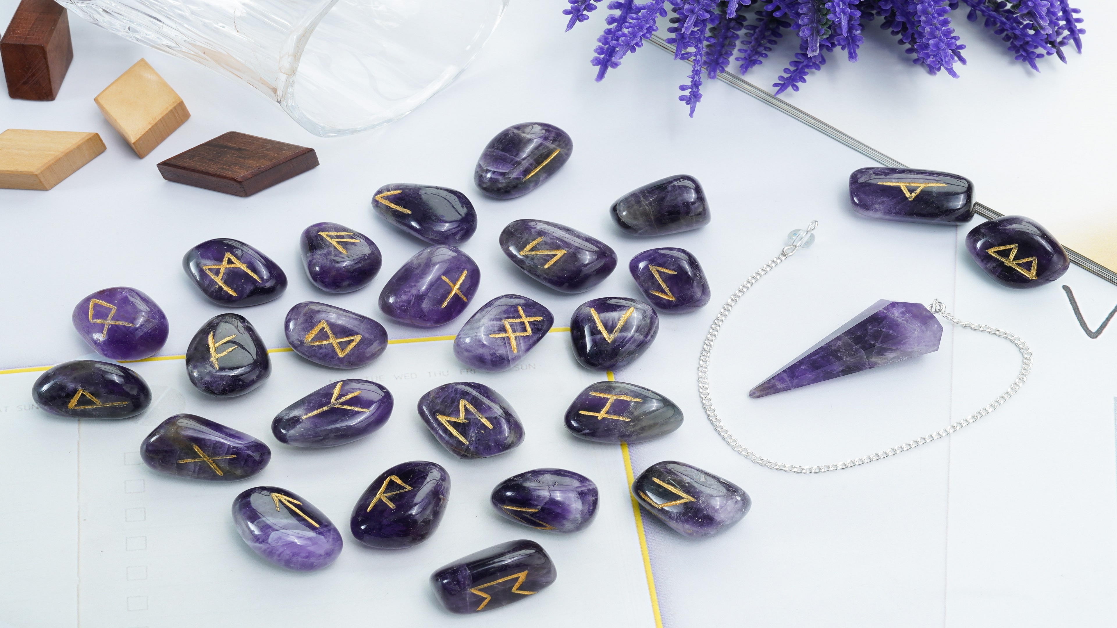 Labradorite, Engraved rune stones, Reiki healing, Chakra craft, 3840x2160 4K Desktop