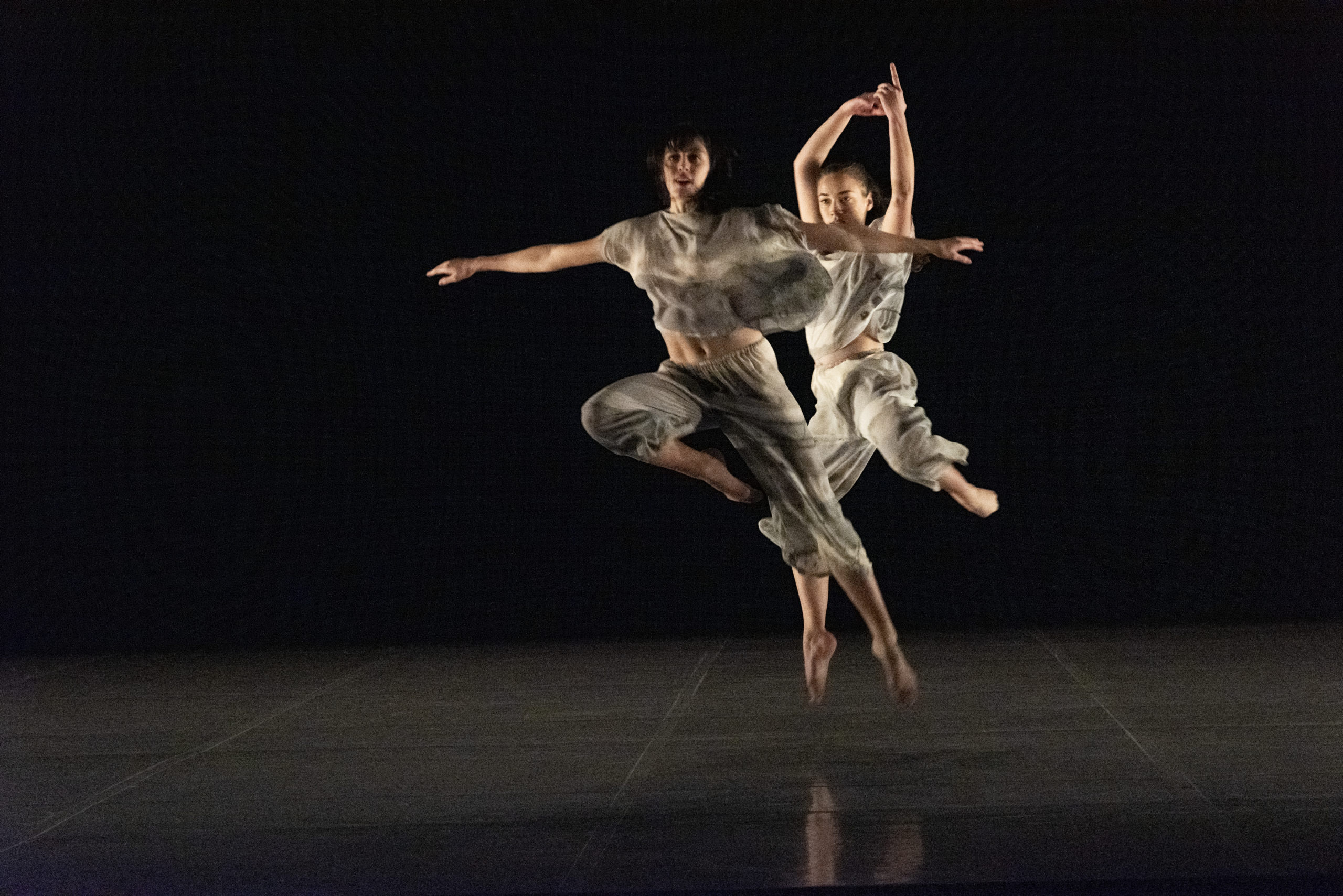 Contemporary Dance: Dance Reflections Festival, Trisha Brown’s Set and Reset, London. 2560x1710 HD Background.