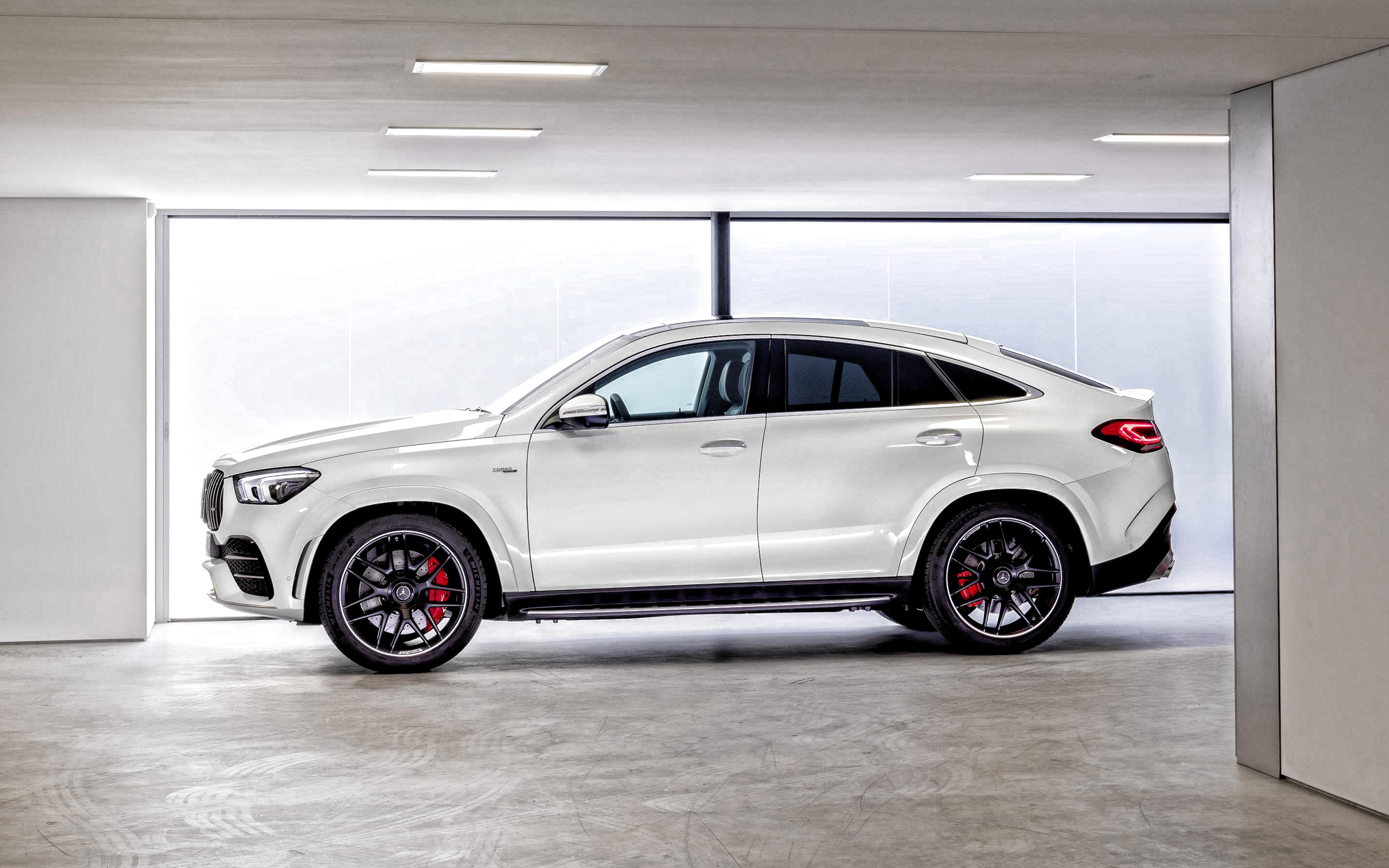 Mercedes-Benz GLE, Coupe variant, 2020 Side view, White SUV, 2880x1800 HD Desktop