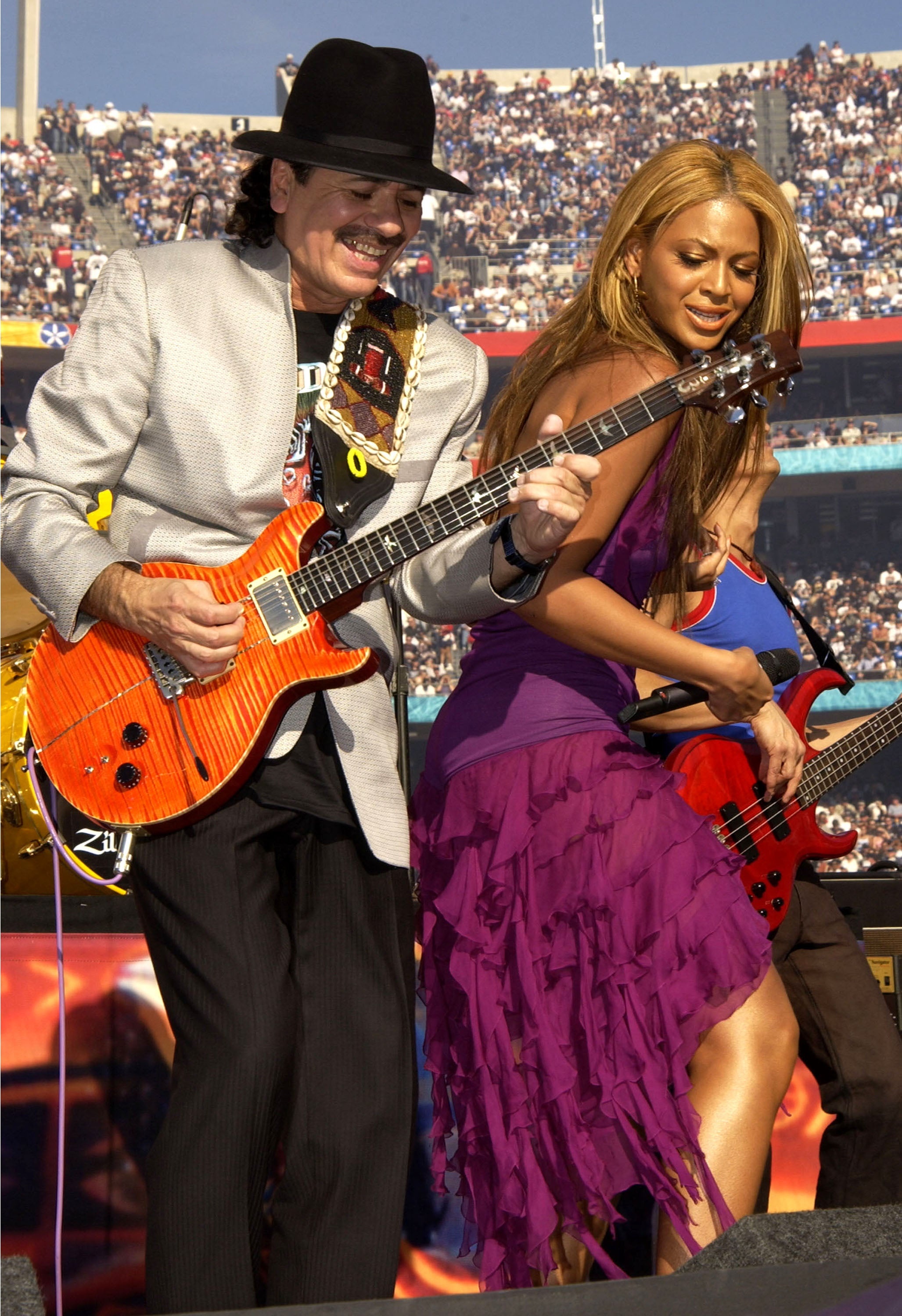 Carlos Santana, Opinion on Beyonce, Essence Magazine, Musical talent, 2060x3000 HD Handy