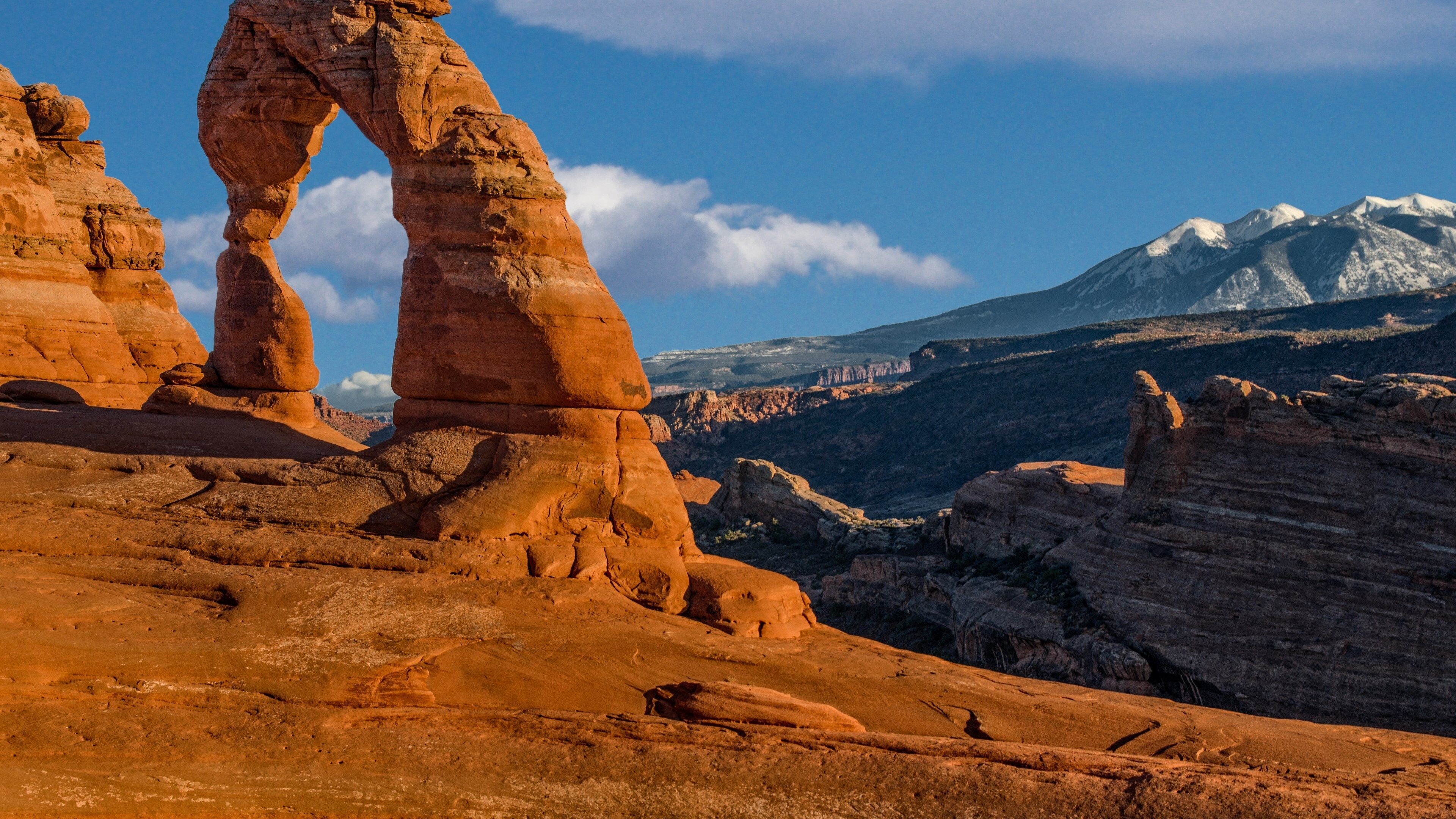 Geology: Natural landmarks, Nature, Around the worlds, Delicate Arch, Arches National Park. 3840x2160 4K Wallpaper.
