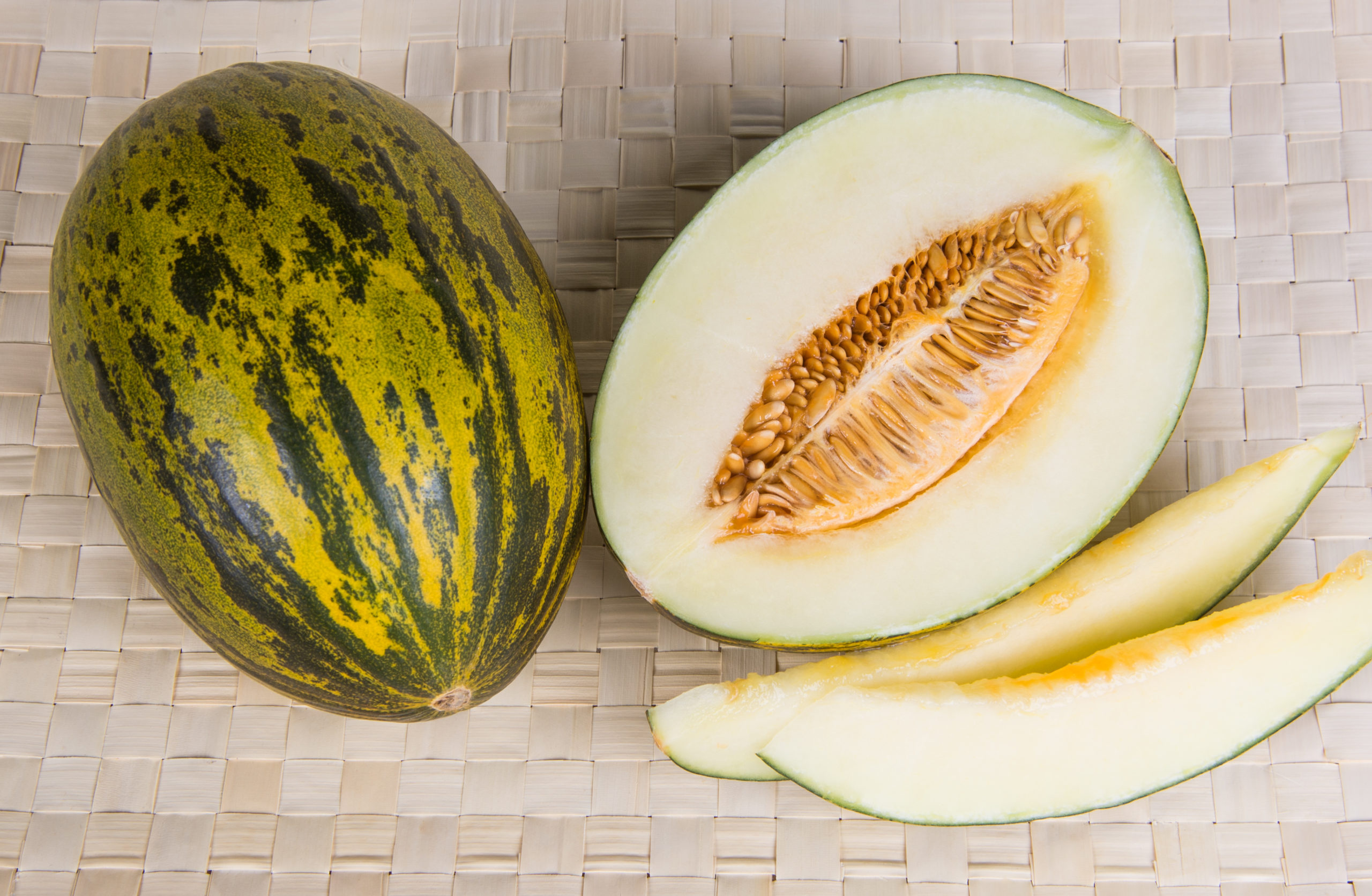 Melon: Piel de Sapo, A thick green outer rind resembling the skin of a toad. 2560x1680 HD Background.