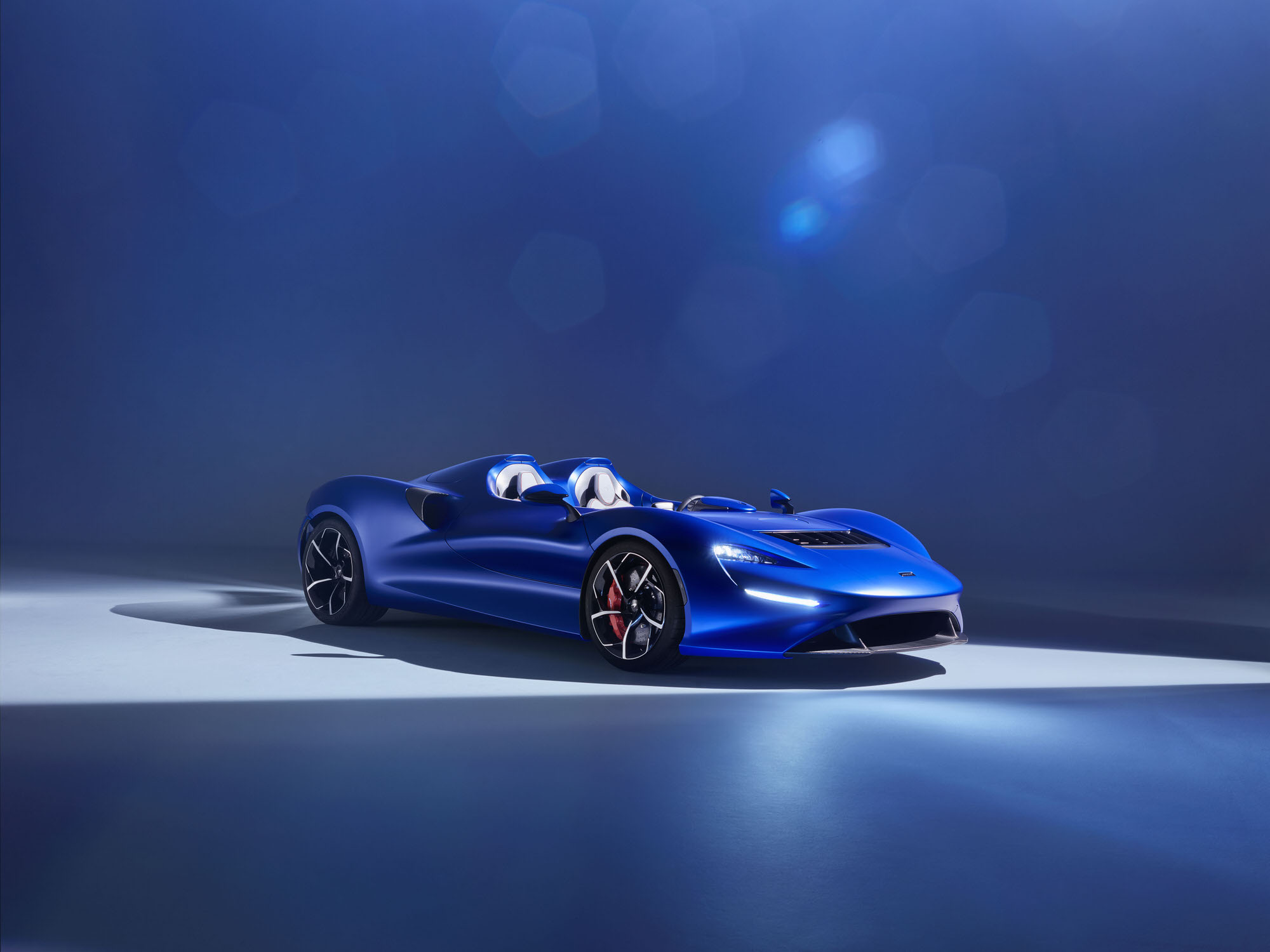 McLaren Elva, Sleek sports car, Cutting-edge design, Eye-catching appearance, 2000x1500 HD Desktop