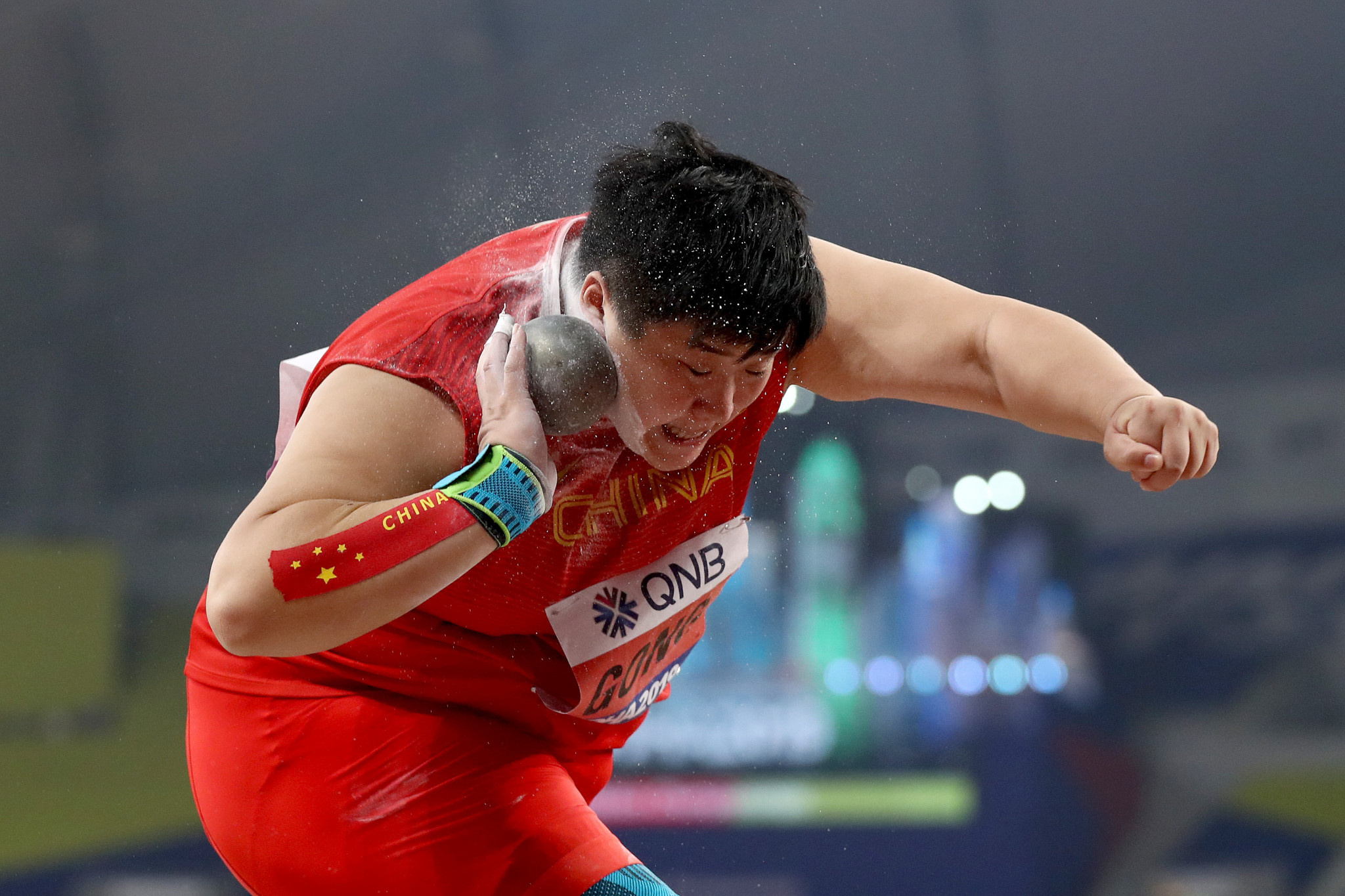 Gong Lijiao's shot put, Olympic ambition, Tokyo 2020, Gold medal, 2050x1370 HD Desktop