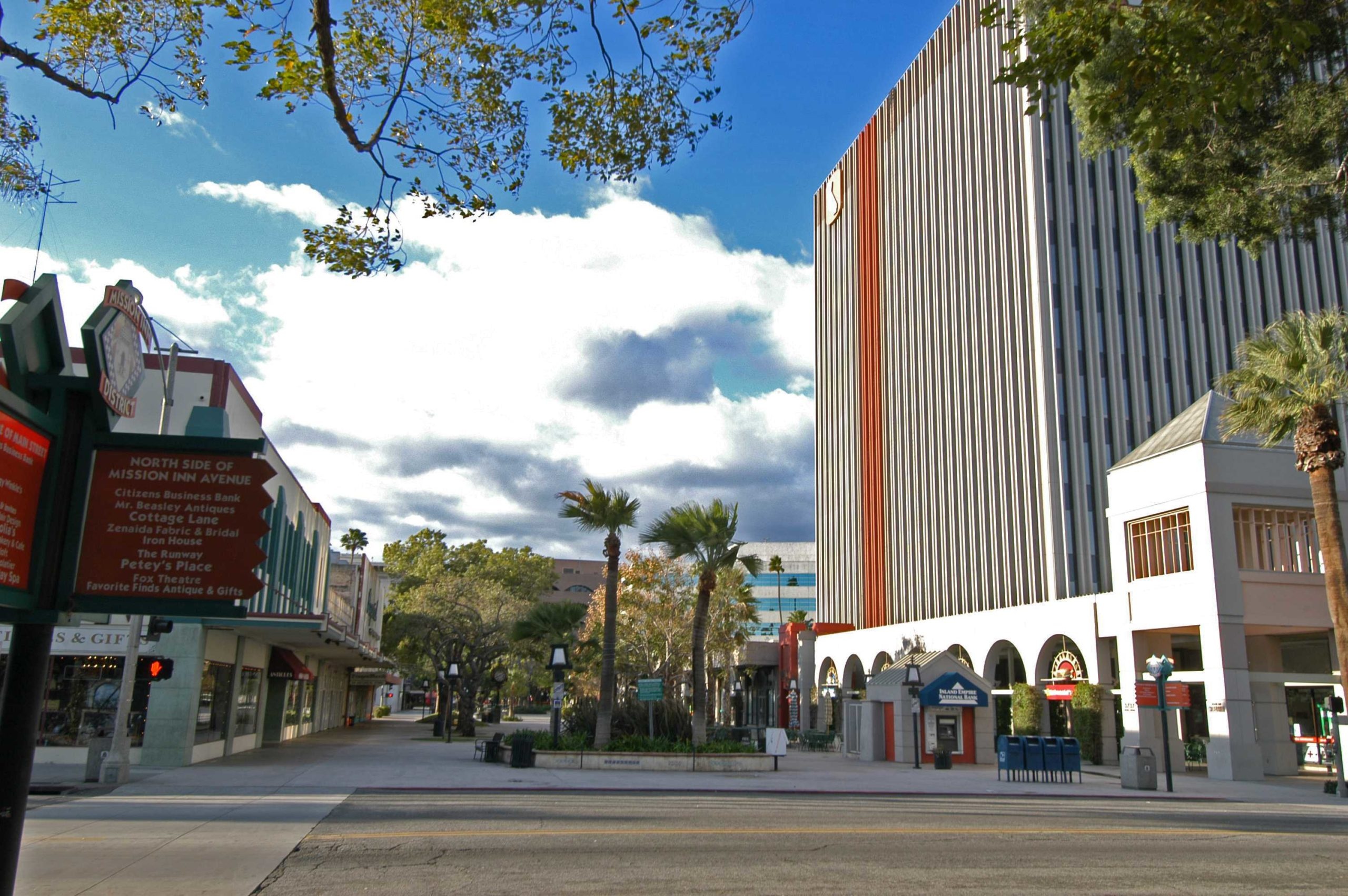 Riverside, California, Main Street, Commercial area, 2560x1710 HD Desktop