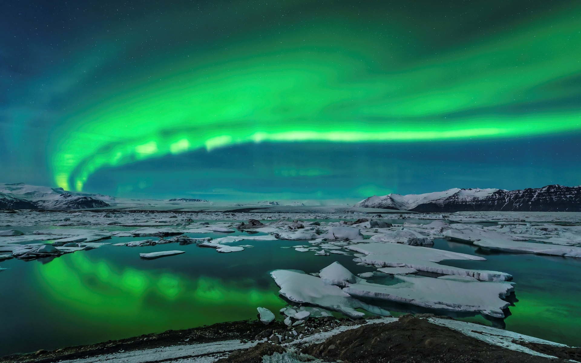 Aurora spectacle, Celestial beauty, Dazzling lights, Nature's lightshow, 1920x1200 HD Desktop