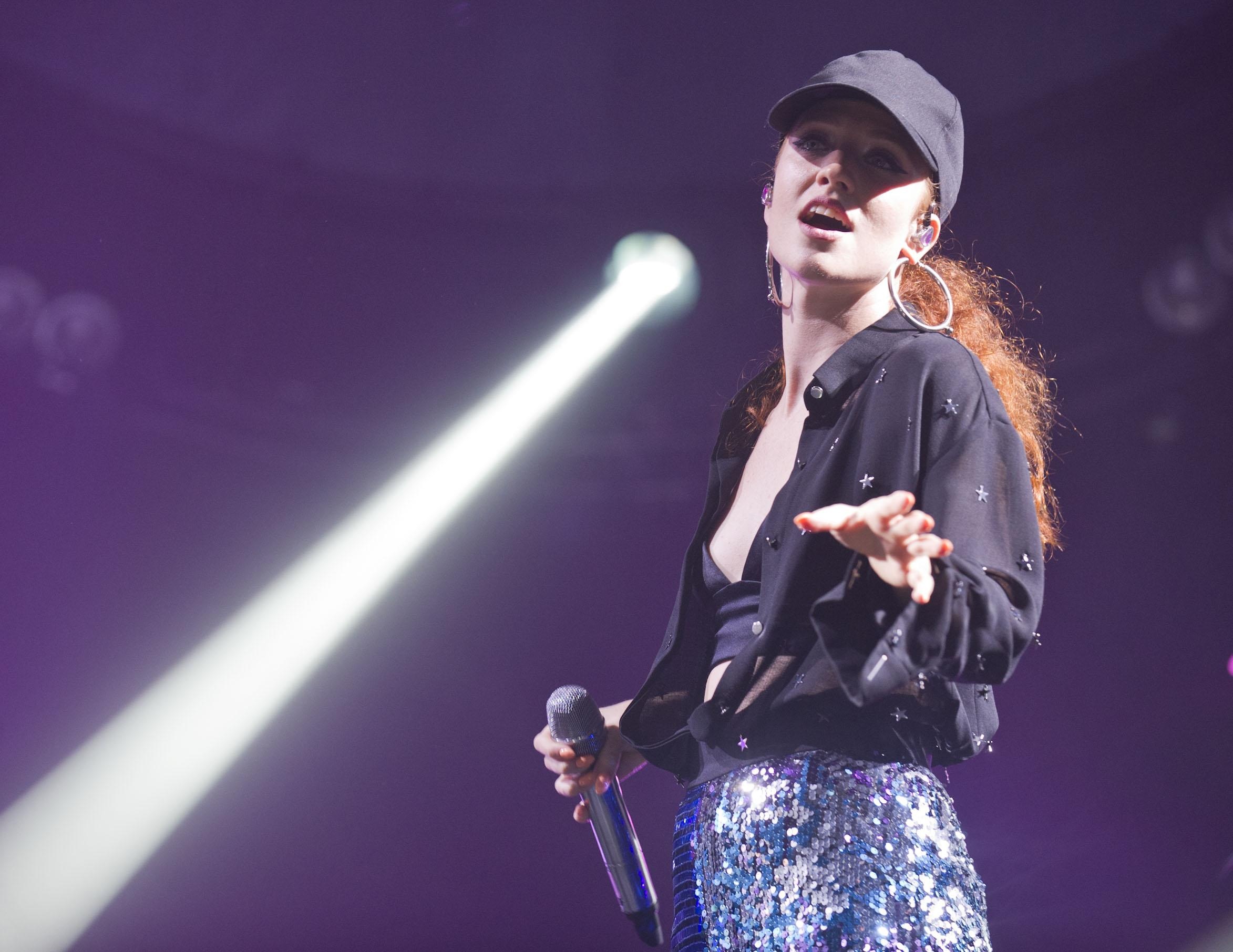 How old is Jess Glynne and why has she received a lifetime ban from Isle of Wight Festival? | The Sun 2350x1820