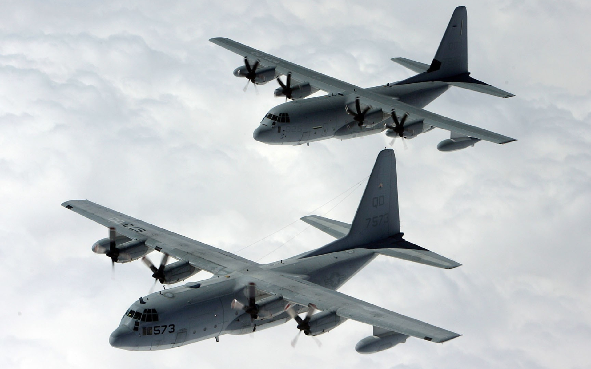 Lockheed C-130 Hercules, Fuzzy clouds wallpaper, Aircraft wallpapers, 51053, 1920x1200 HD Desktop