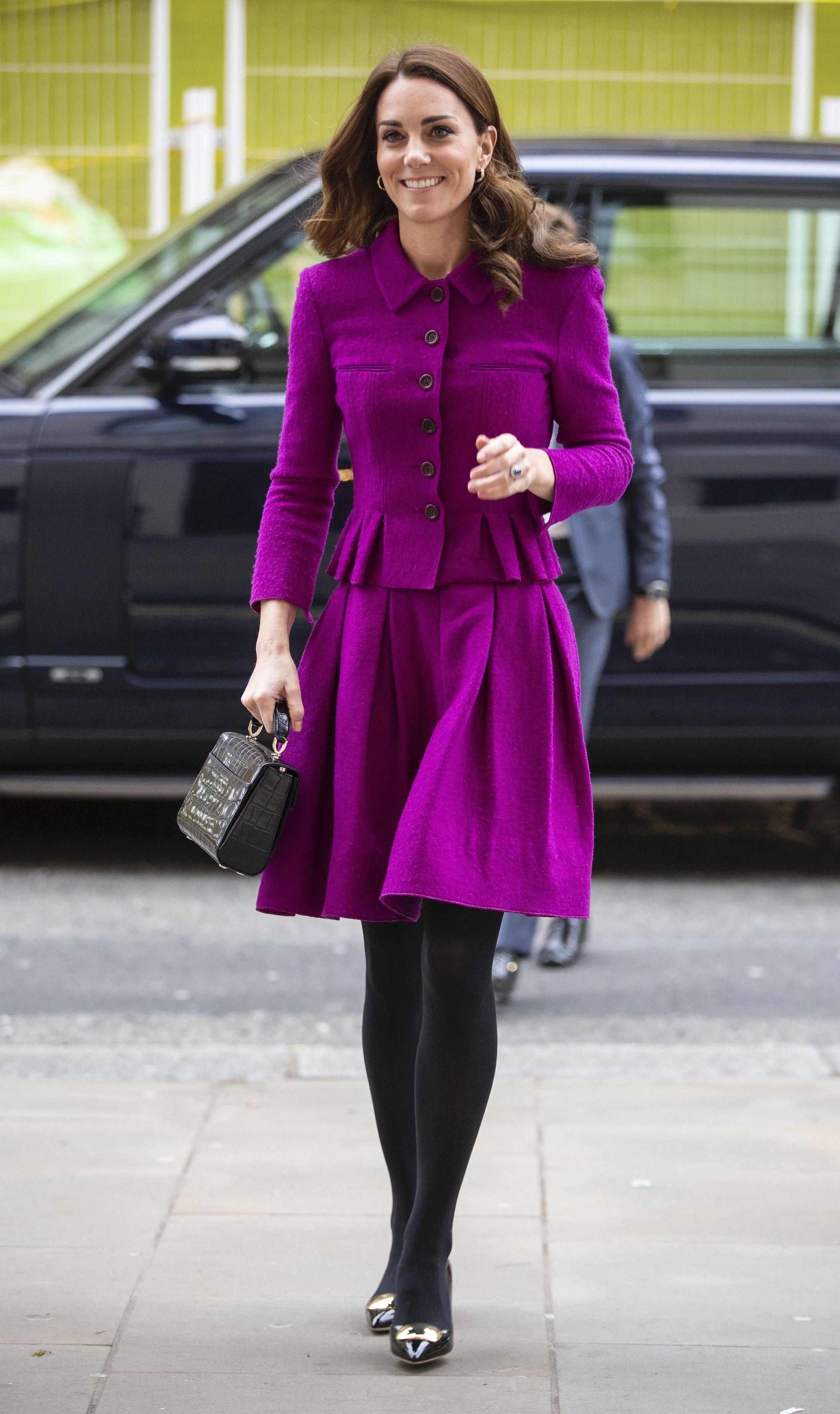 Prince William, Kate Middleton, Celebs, Oscar de la Renta suit dress, 2000x3370 HD Handy