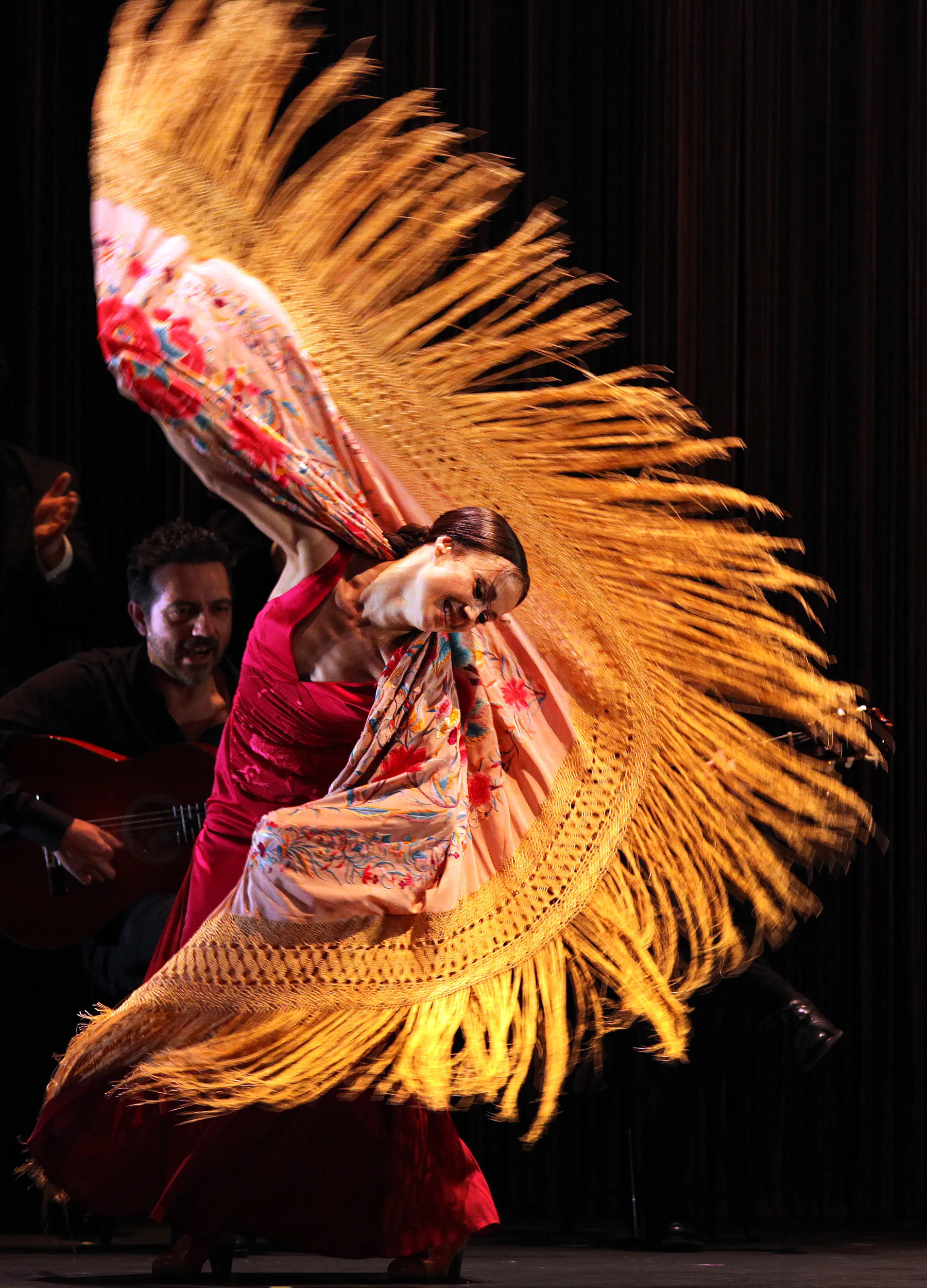 Flamenco: The traditional dancing ball dress, A shawl worn over the shoulders, Manton de Manila. 1800x2500 HD Background.