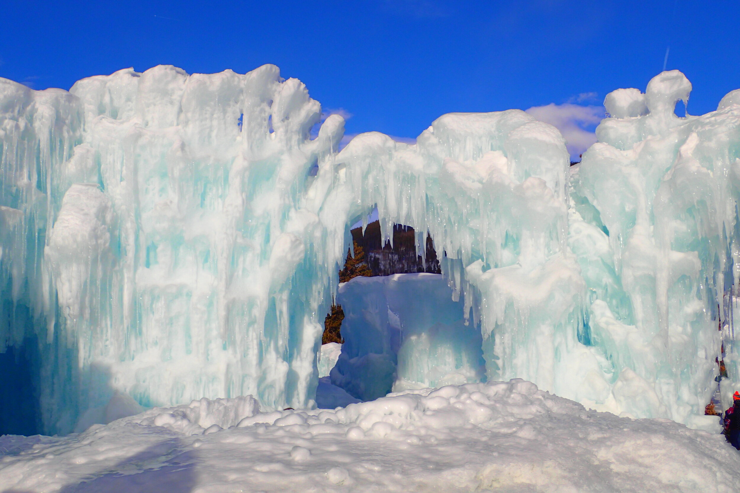 Ice Castle, Winter wonderland, Magical icy landscapes, Architectural marvels, 2500x1670 HD Desktop