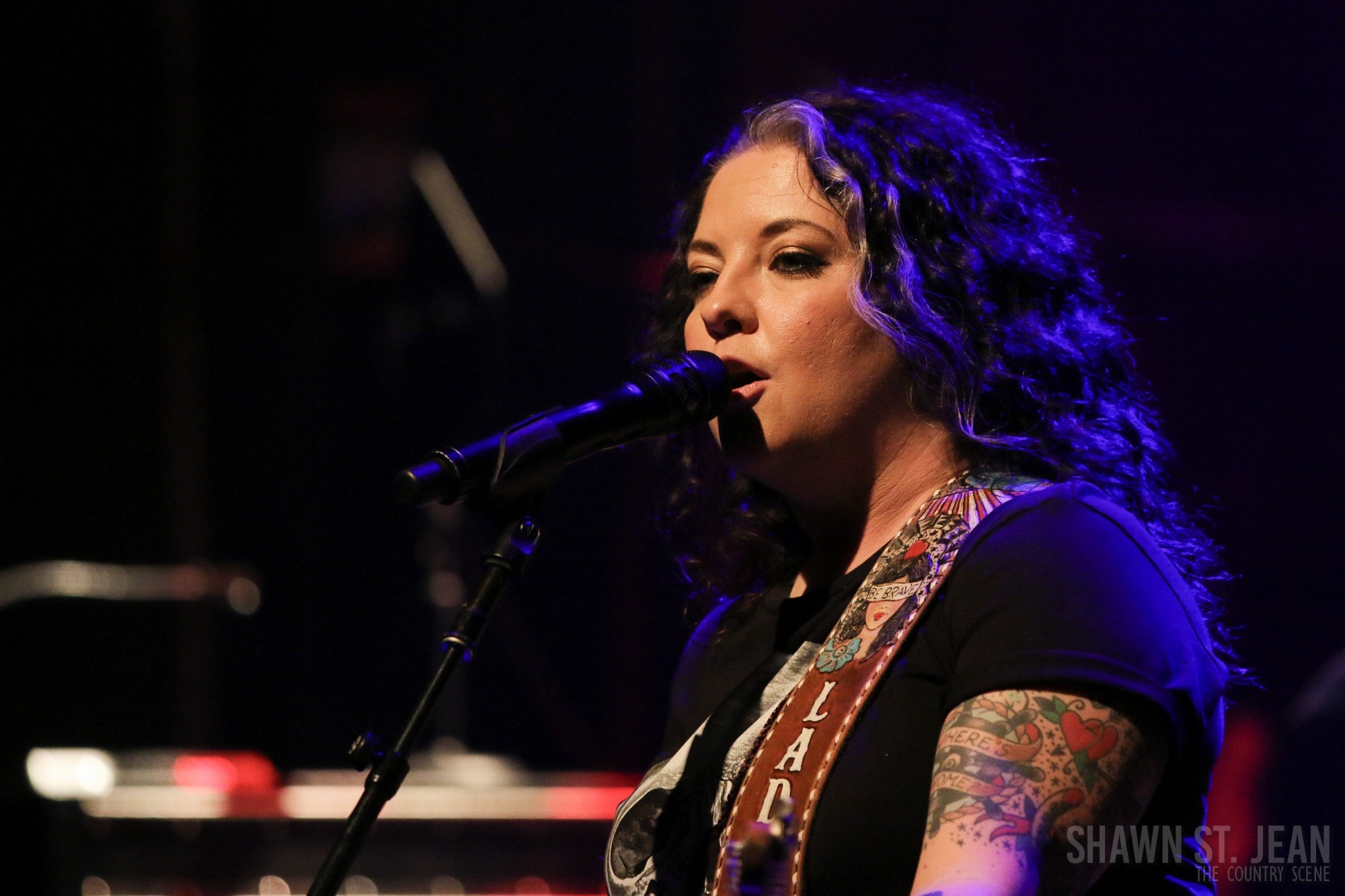Ashley McBryde, The Country Scene archives, Latest news and updates, 2000x1340 HD Desktop