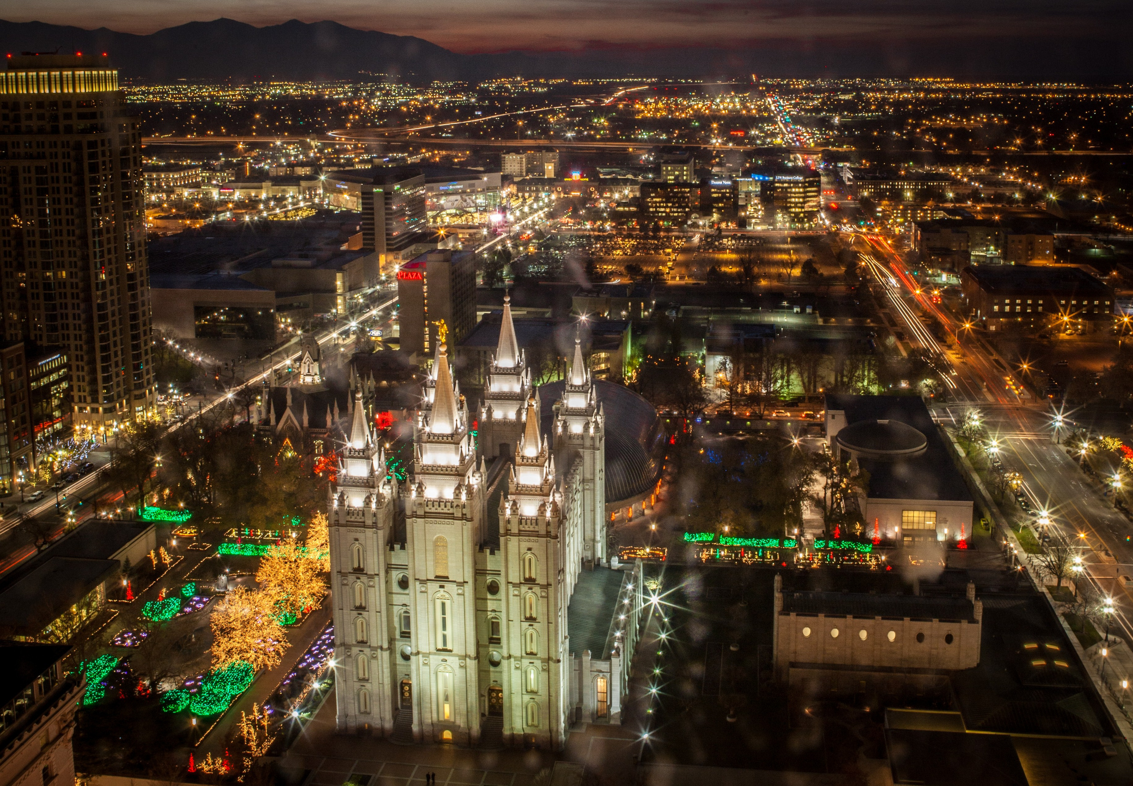 Salt Lake City, Christmas festivities, Magical atmosphere, Festive decorations, 2310x1600 HD Desktop