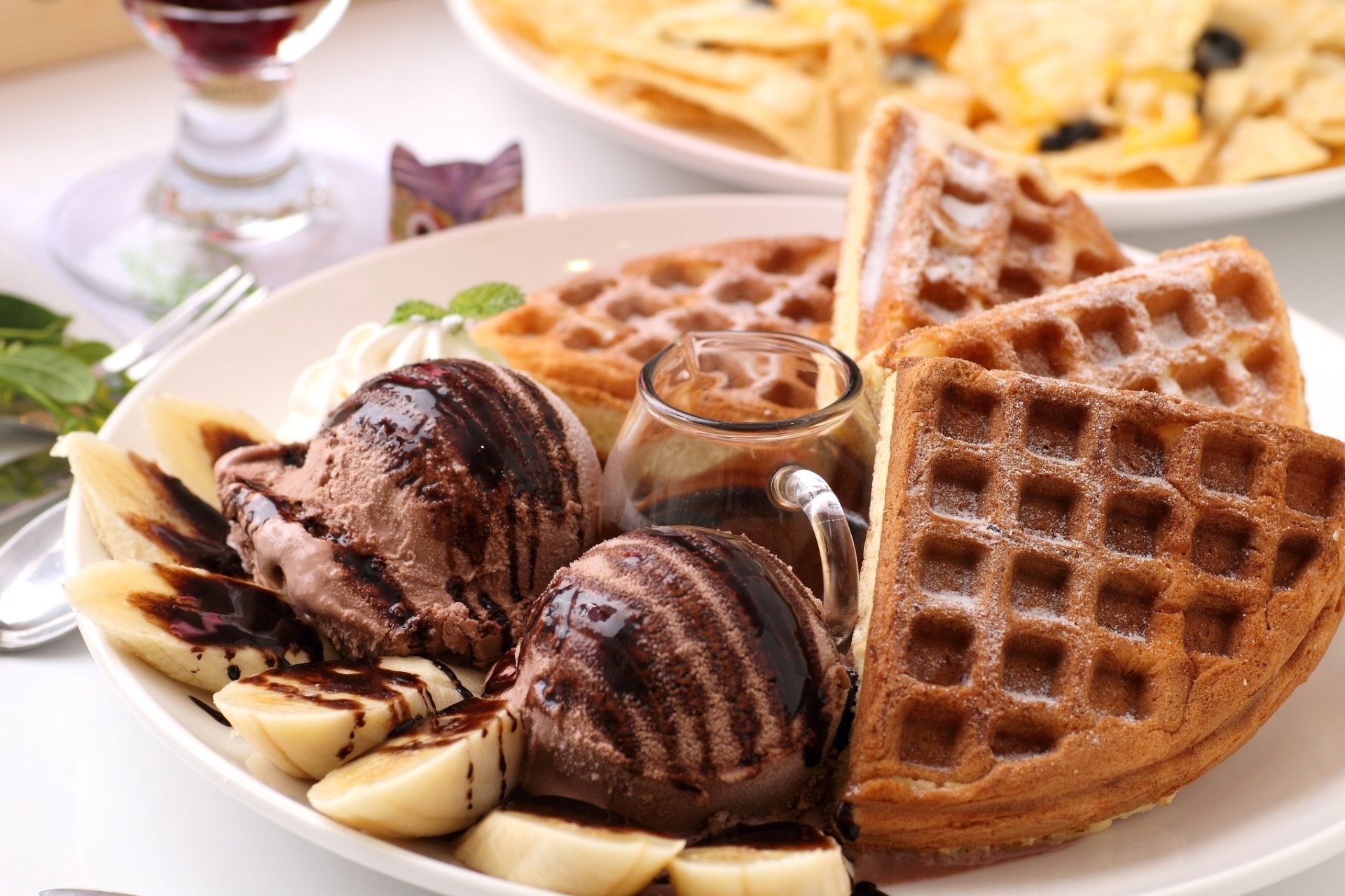Waffle: A cake-like food made from leavened batter. 1920x1280 HD Background.