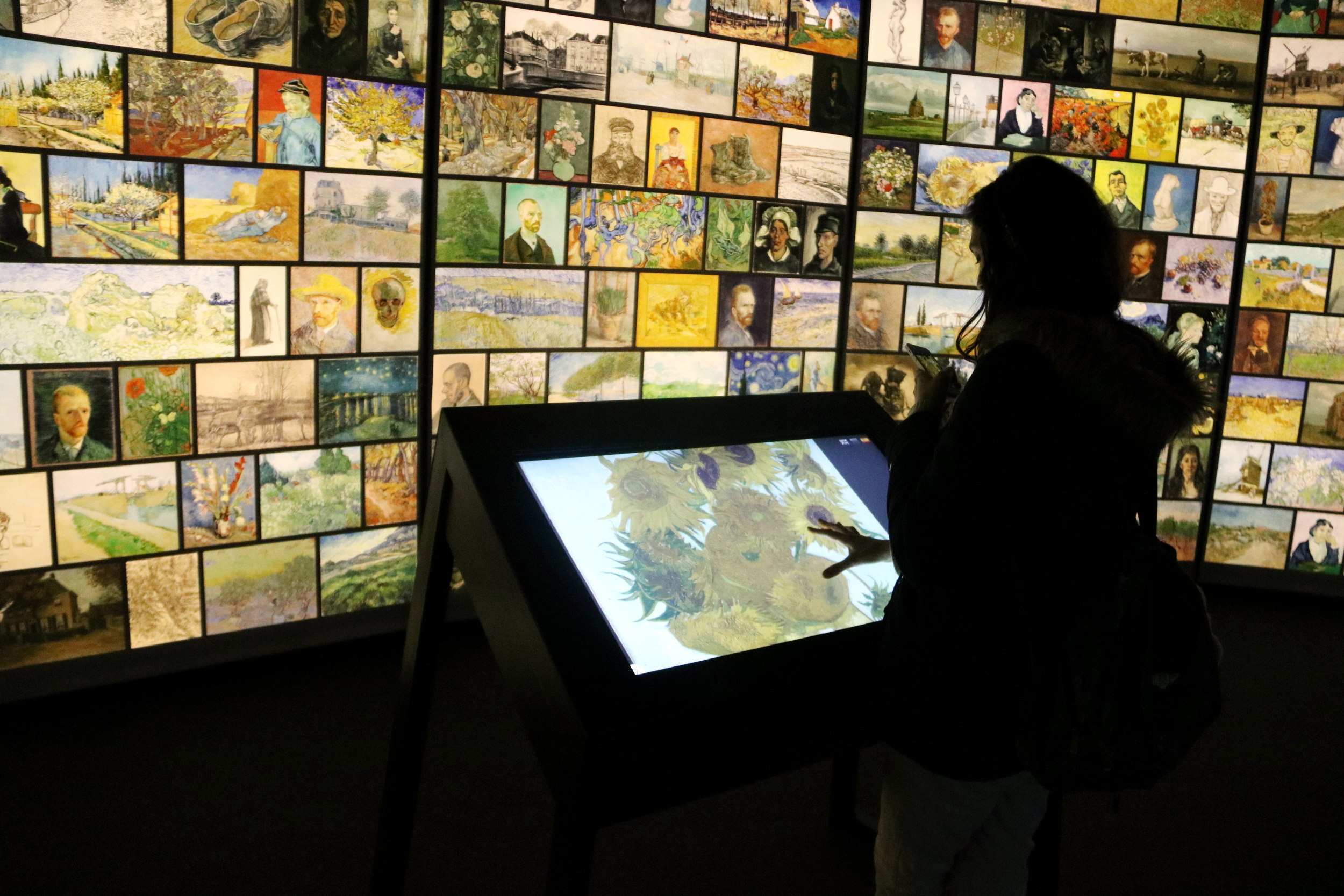 Van Gogh Museum, Barcelona, Exhibit, 2500x1670 HD Desktop