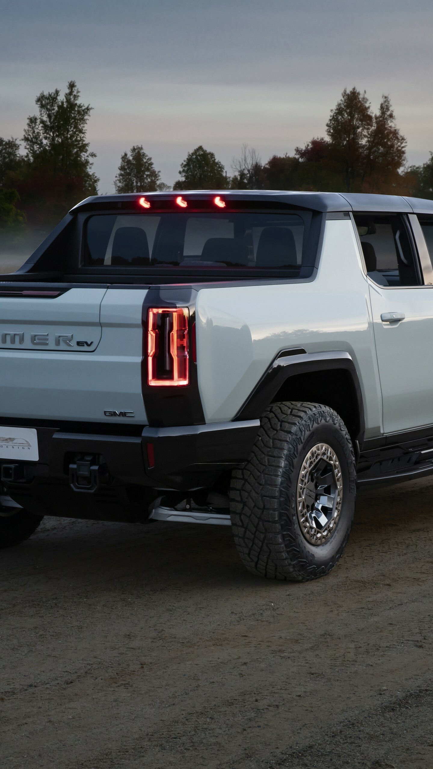 Hummer: GMC EV, SUV, Electric cars, AM General created the automotive brand. 1440x2560 HD Wallpaper.