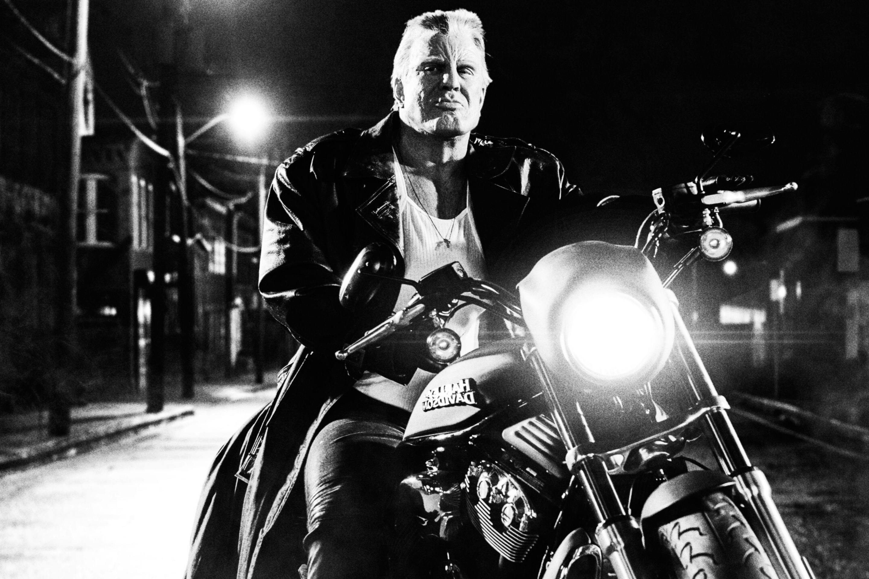 Marv as Mickey Rourke, Sin City wallpaper, Xperia tablet Z, Dark and mysterious, 2880x1920 HD Desktop