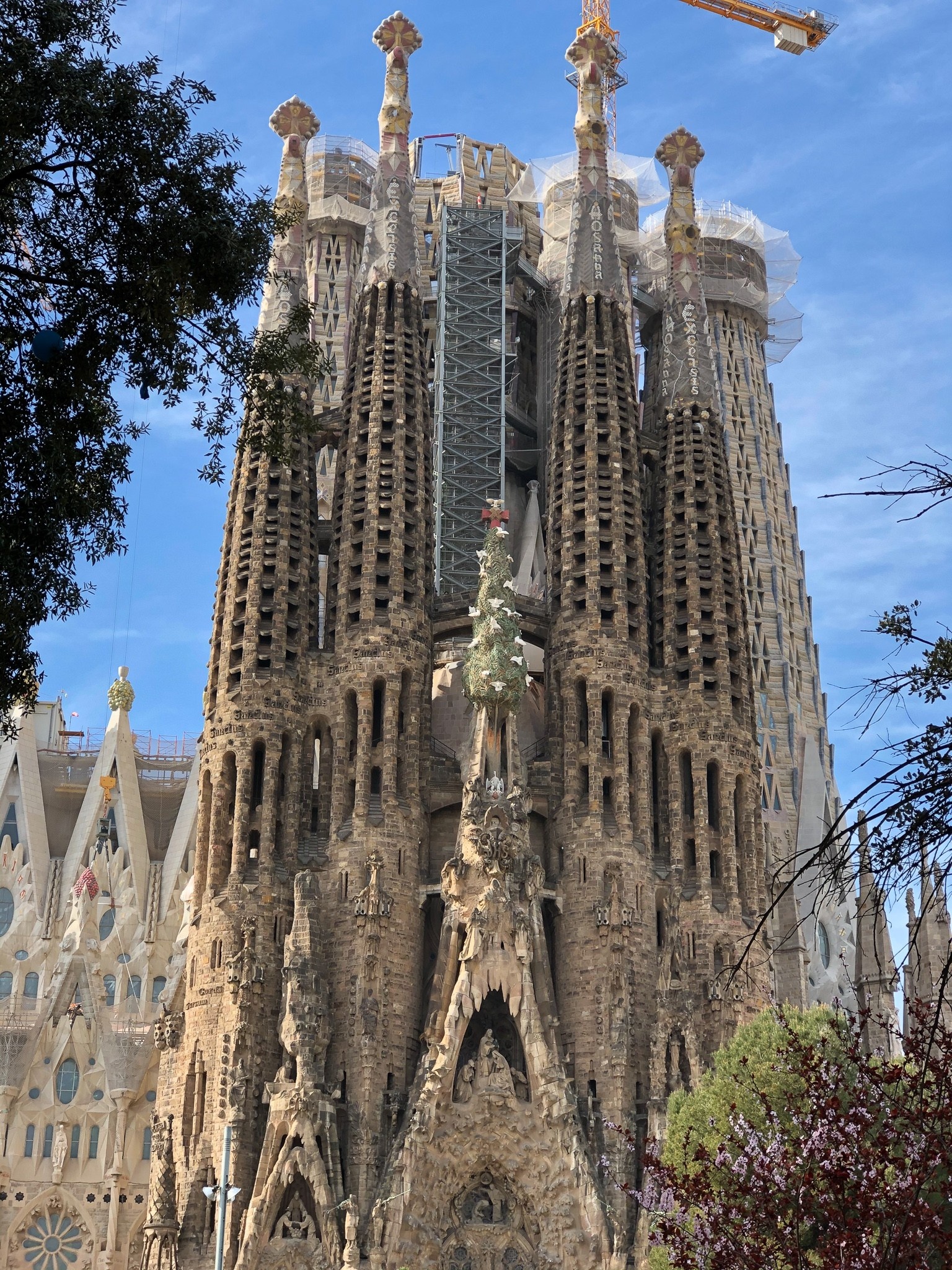 Sagrada Familia, Travels, Wegtreten, Reisen, 1540x2050 HD Phone