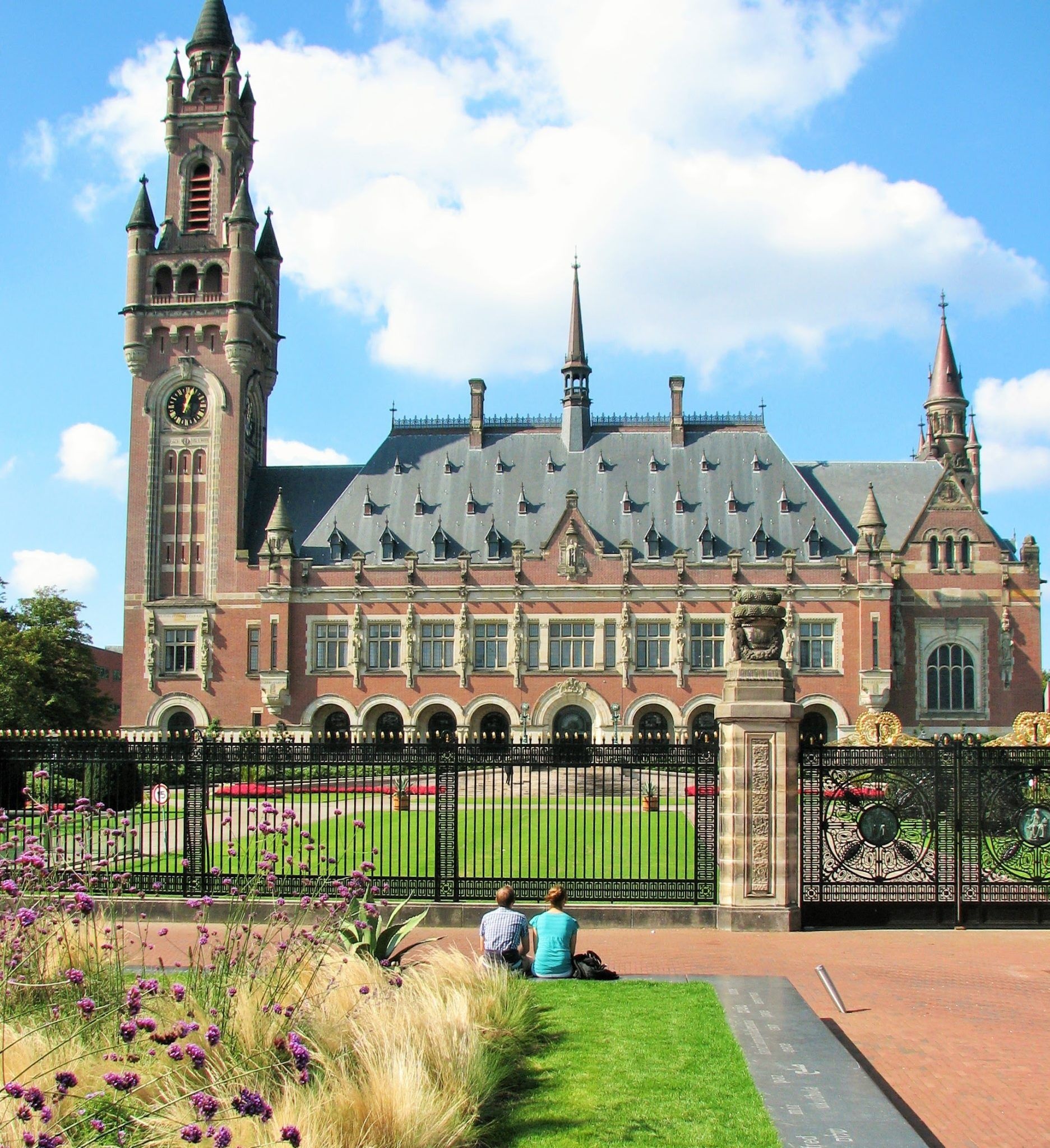 The Hague, Netherlands, Tourist attractions, City of peace and justice, 1880x2050 HD Phone
