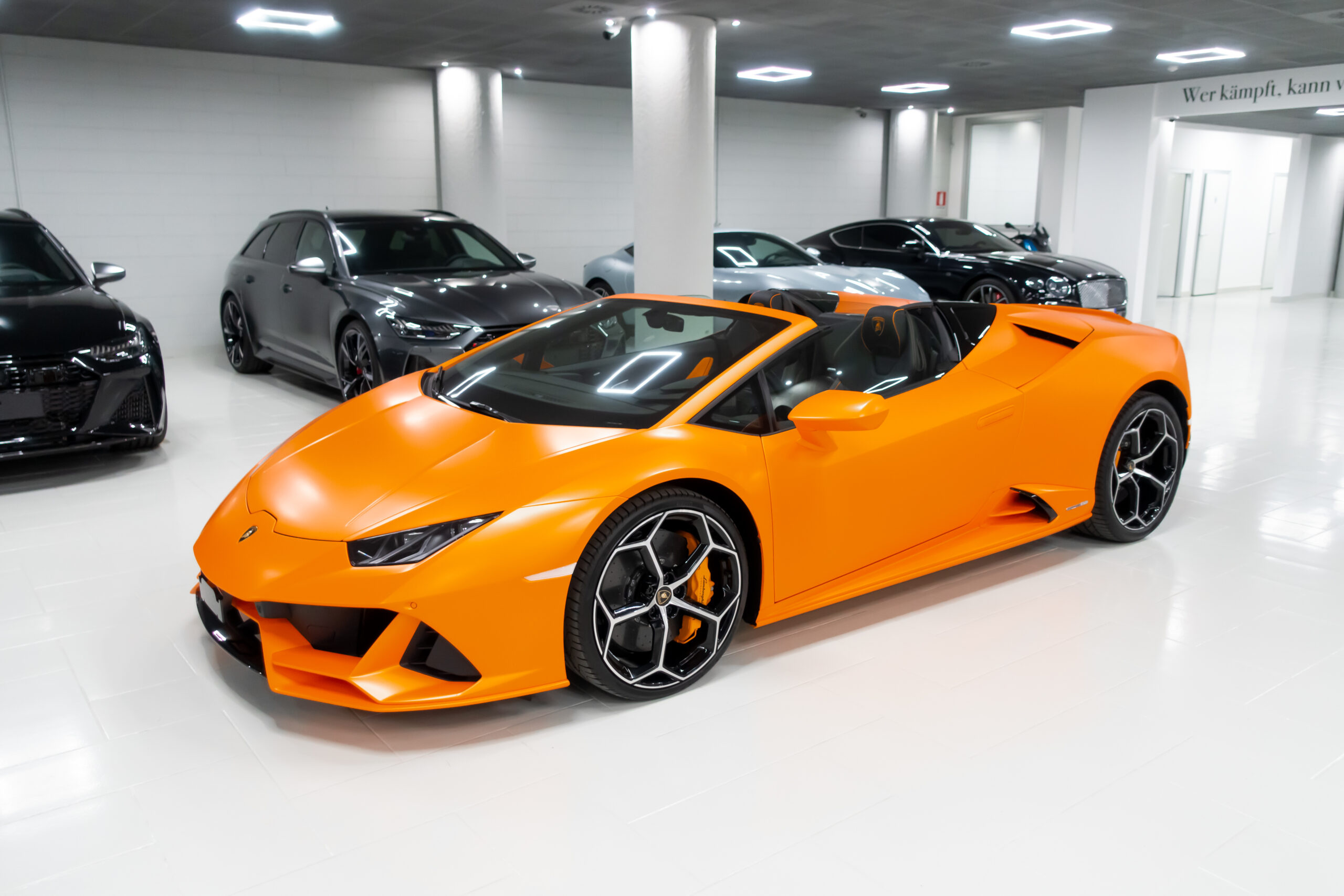 Garage, Lamborghini Huracan Wallpaper, 2560x1710 HD Desktop