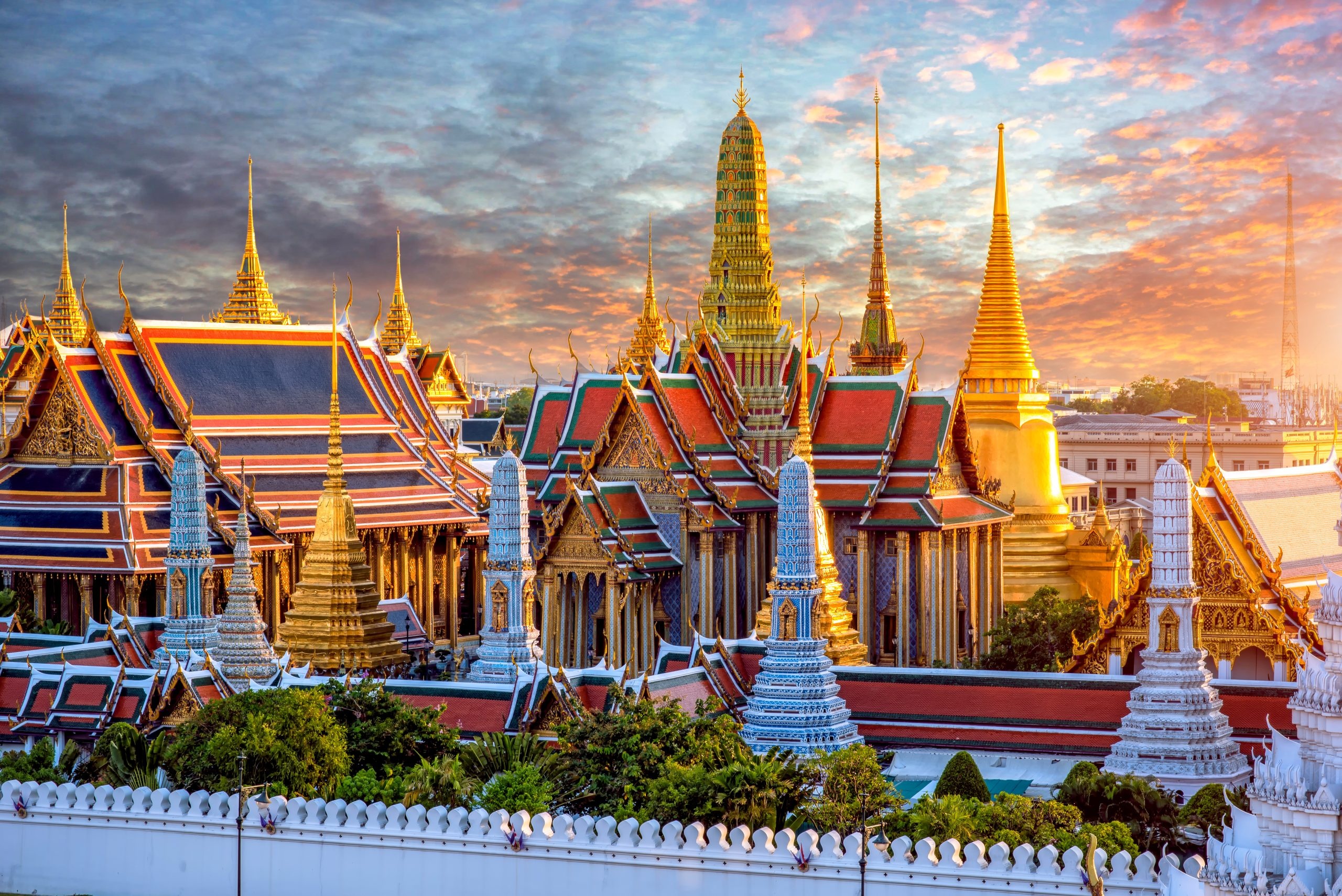 The Grand Palace, Bangkok self-guided tour, Action Tour Guide, 2560x1710 HD Desktop