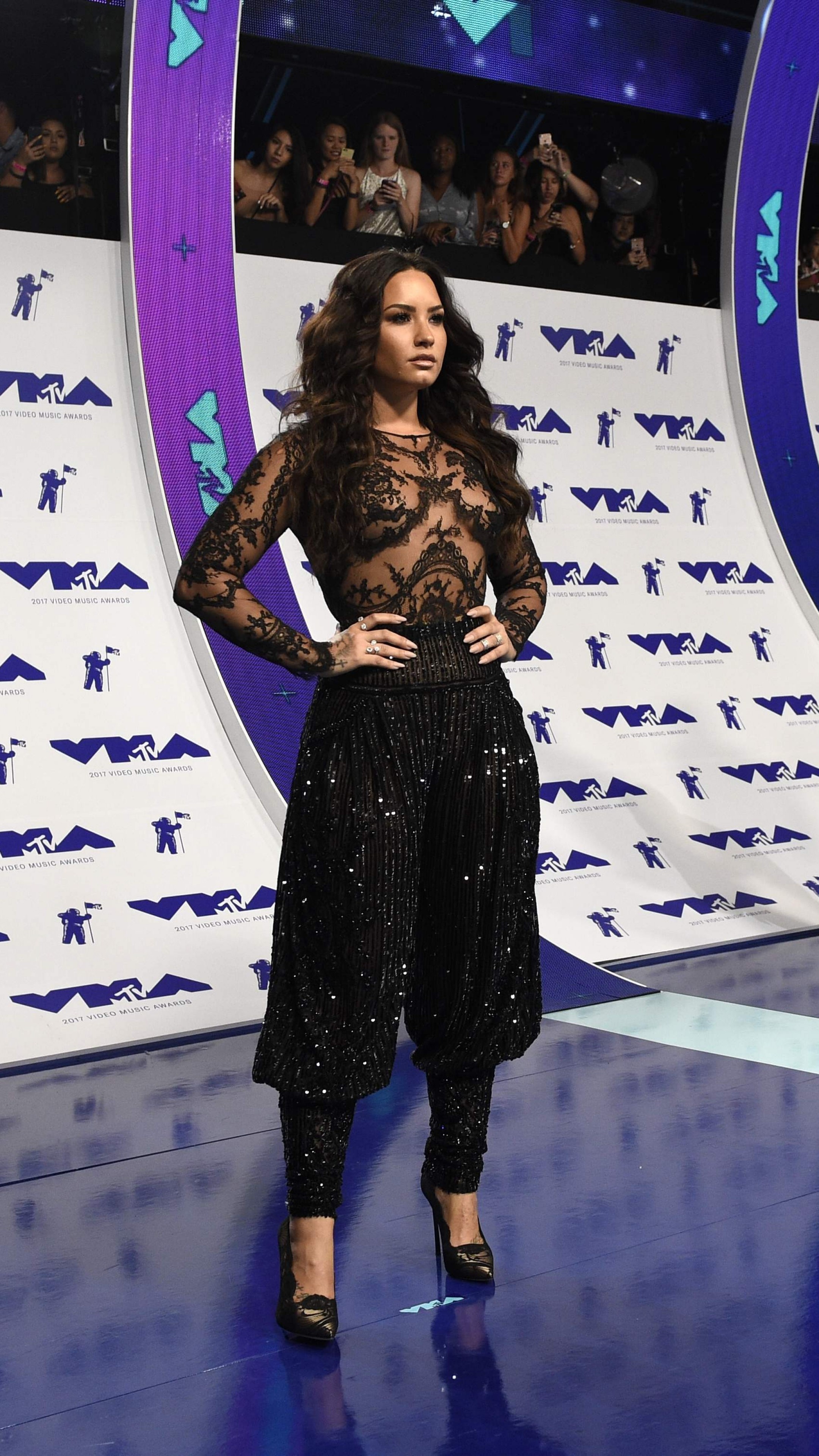 MTV Video Music Awards, Demi Lovato performance, Celebrities in 4K, Stunning visuals, 2160x3840 4K Phone