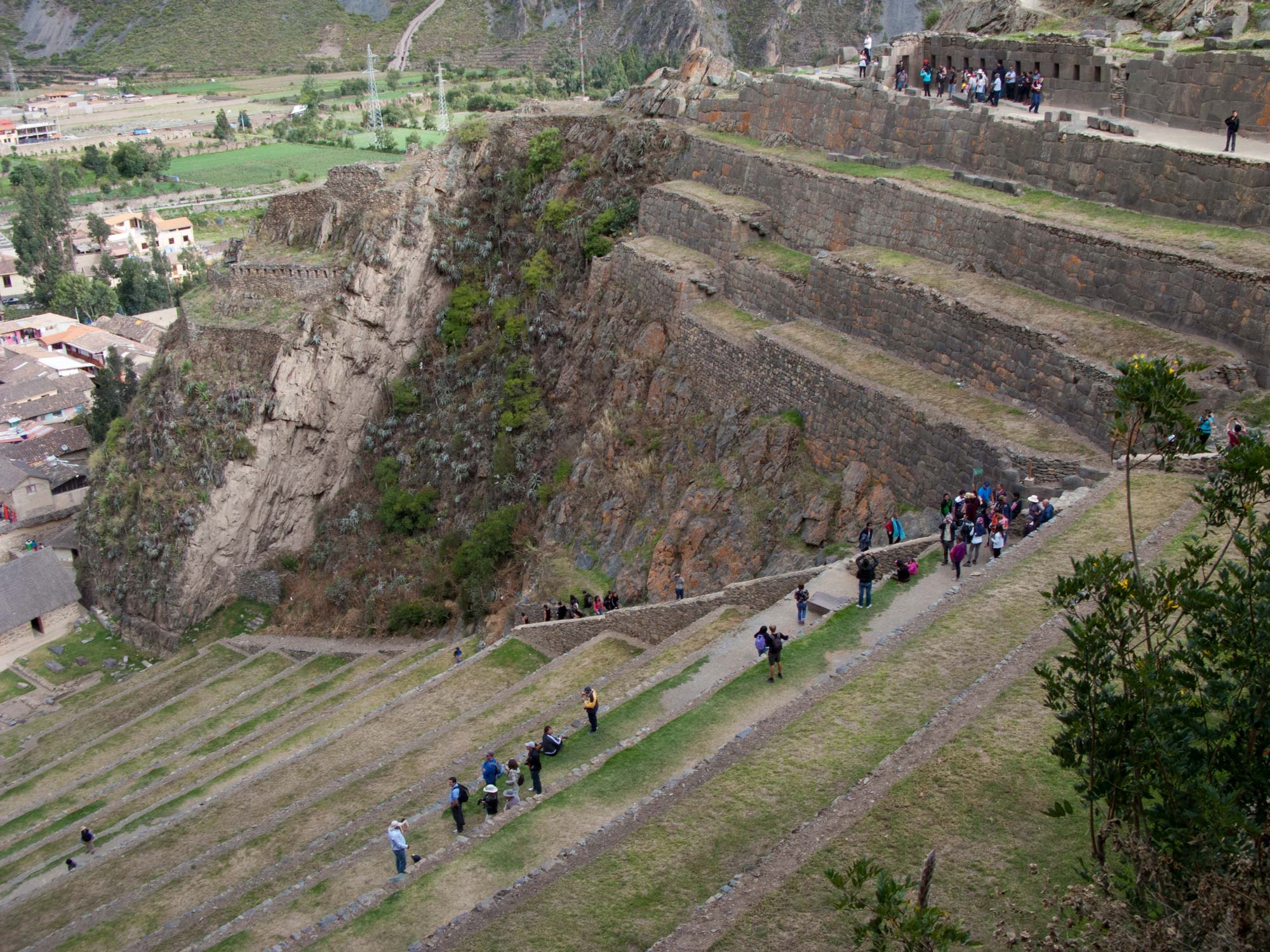 Ollantaytambo, Sacred Valley, Ancient ruins, Cultural trips, 2000x1500 HD Desktop