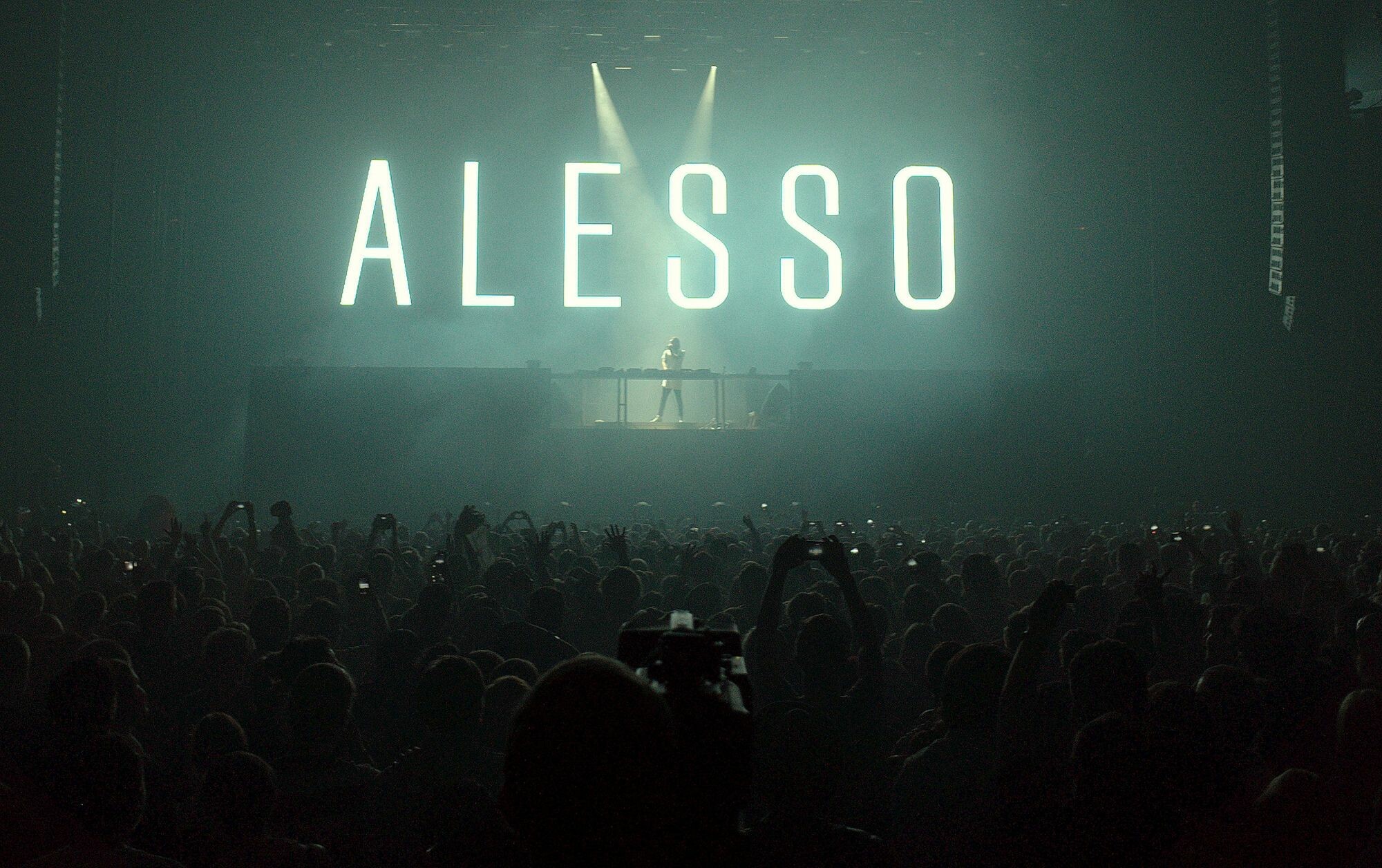 Alesso: Number 20th in year 2016 on DJ Magazine among the list of Top 100 DJs in the world. 2000x1260 HD Wallpaper.