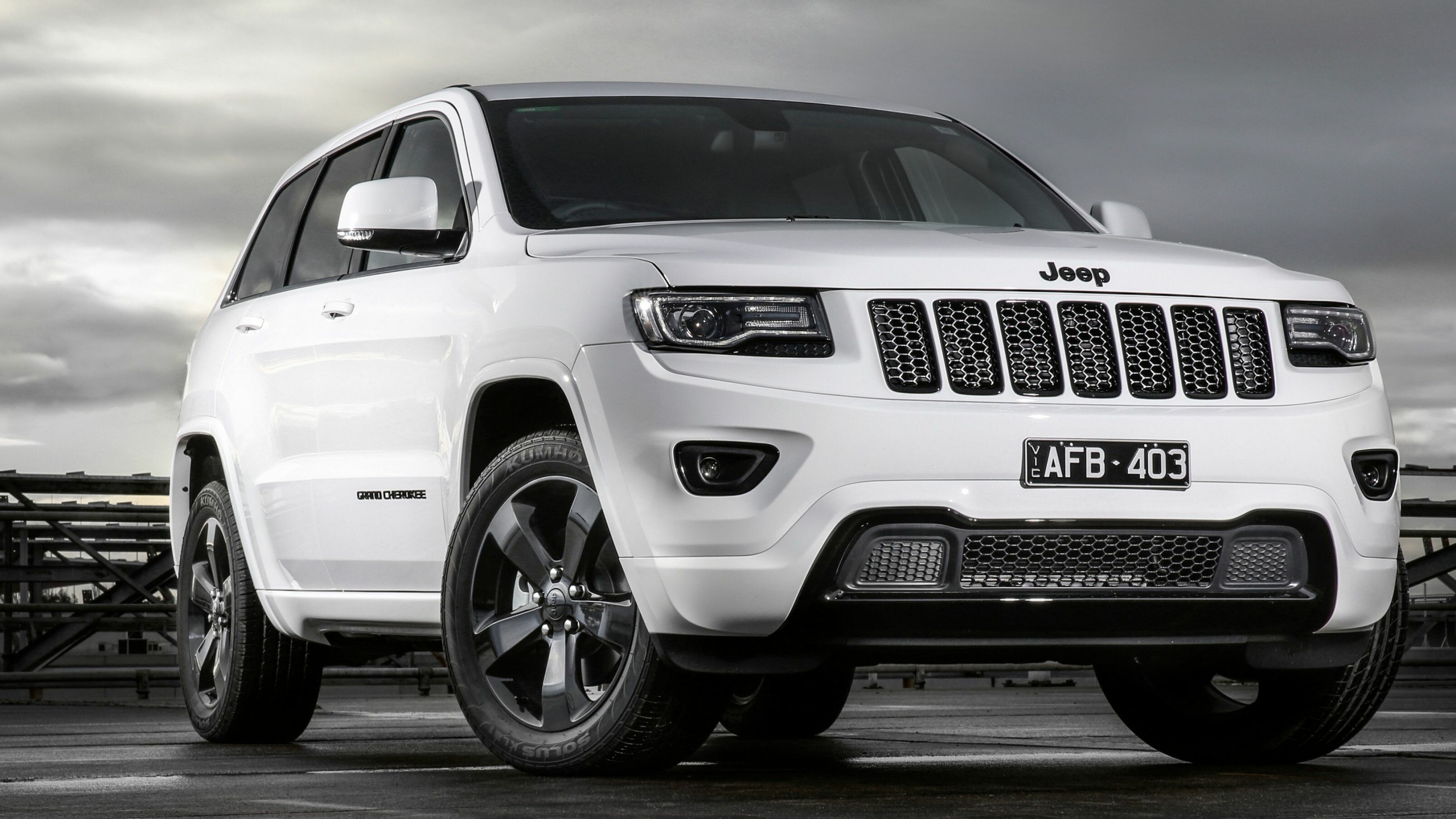 Jeep Grand Cherokee: An American automobile marque, now owned by multinational corporation Stellantisa, 5 seater SUV. 3560x2000 HD Background.