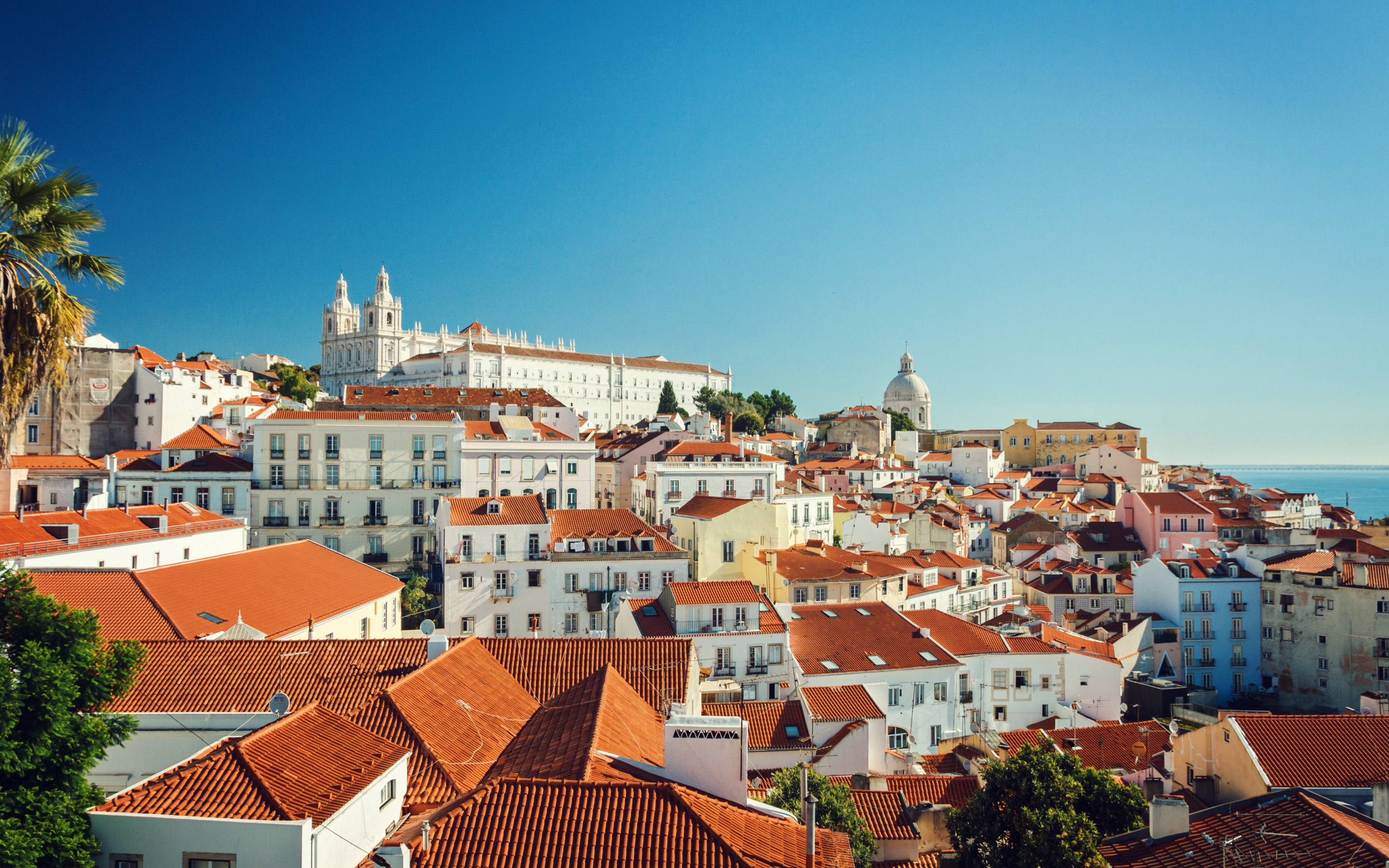 Jeronimos Monastery, Lisbon summer, Cityscape beauty, Portuguese landmarks, 2880x1800 HD Desktop