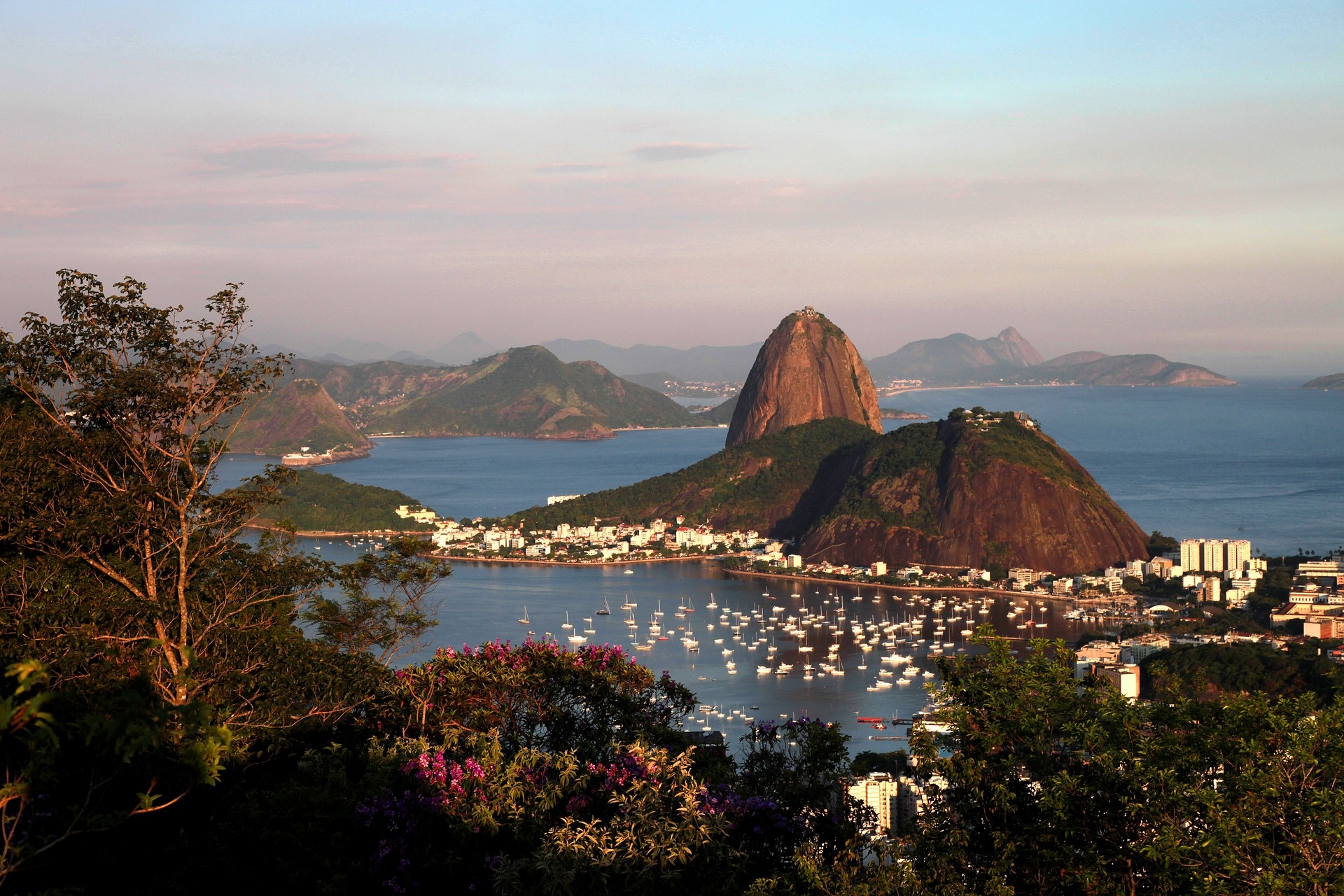 Rio De Janeiro, Dangerous neighborhoods, Best areas to stay, Favelas exploration, 1920x1280 HD Desktop