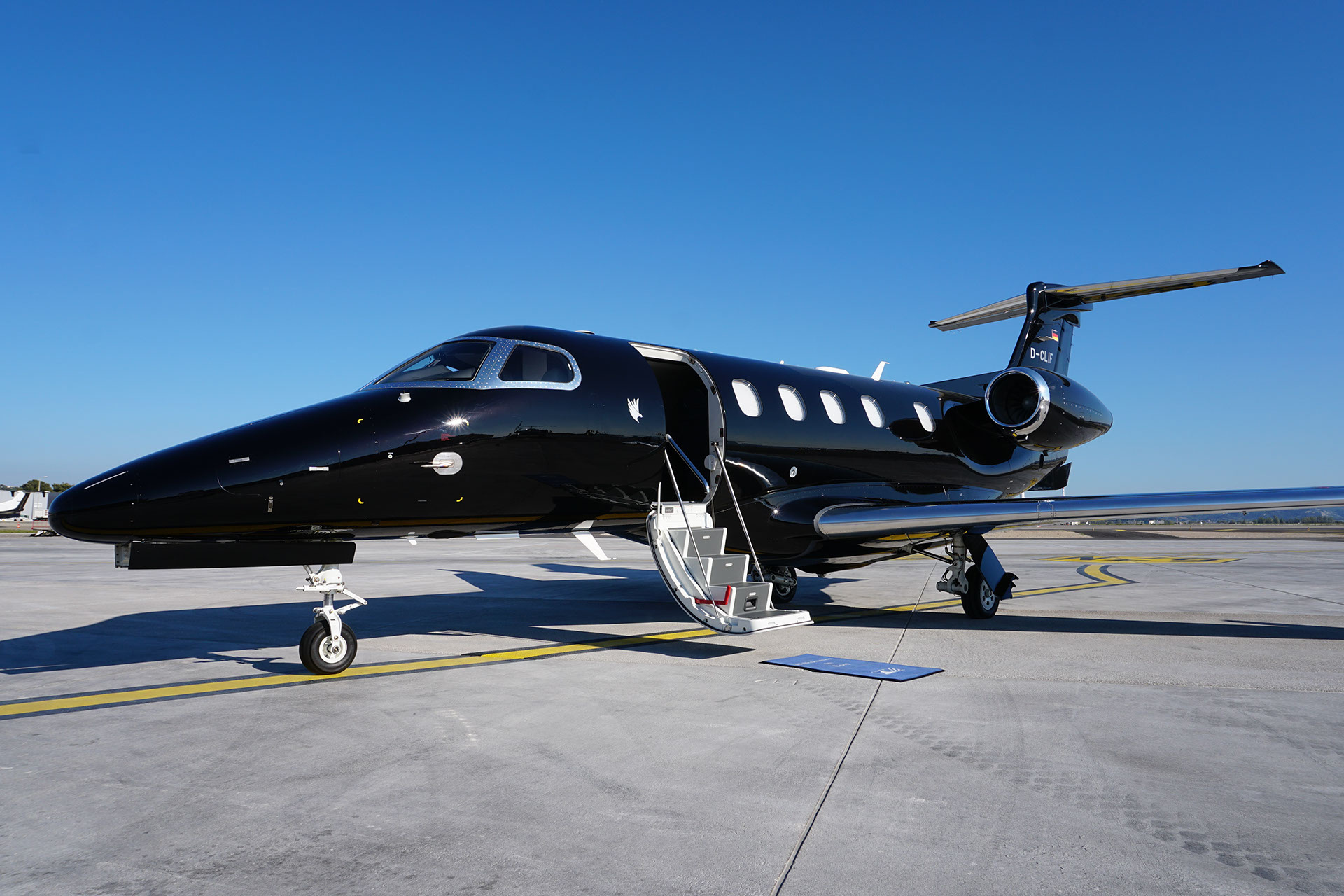 Embraer Phenom, Exclusive aircraft, Luxury flying experience, 1920x1280 HD Desktop