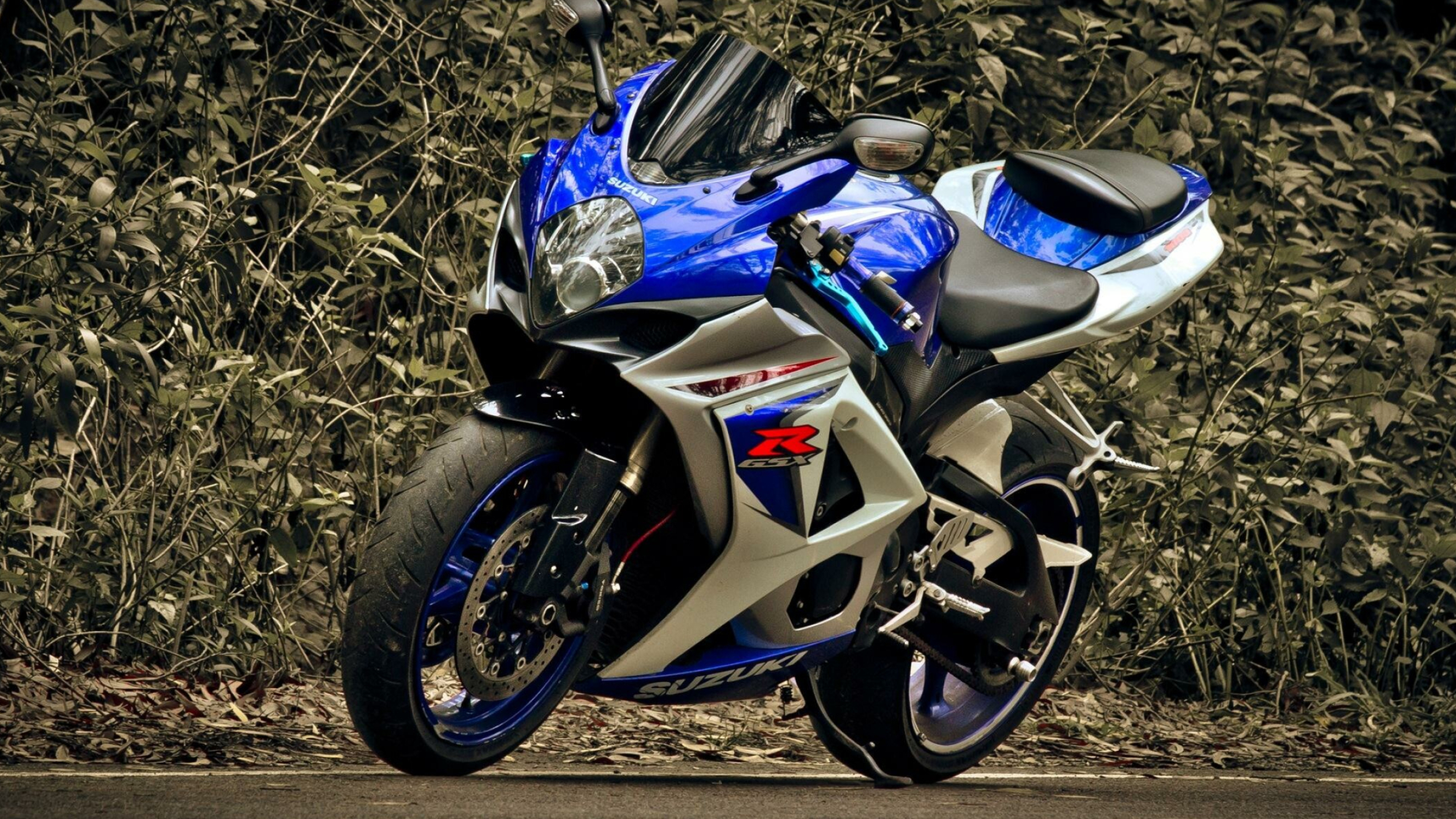 Gsxr Wallpaper, Suzuki Sport-Bikes, Extrem leistungsstark, Rennsport-Erbe, 2560x1440 HD Desktop