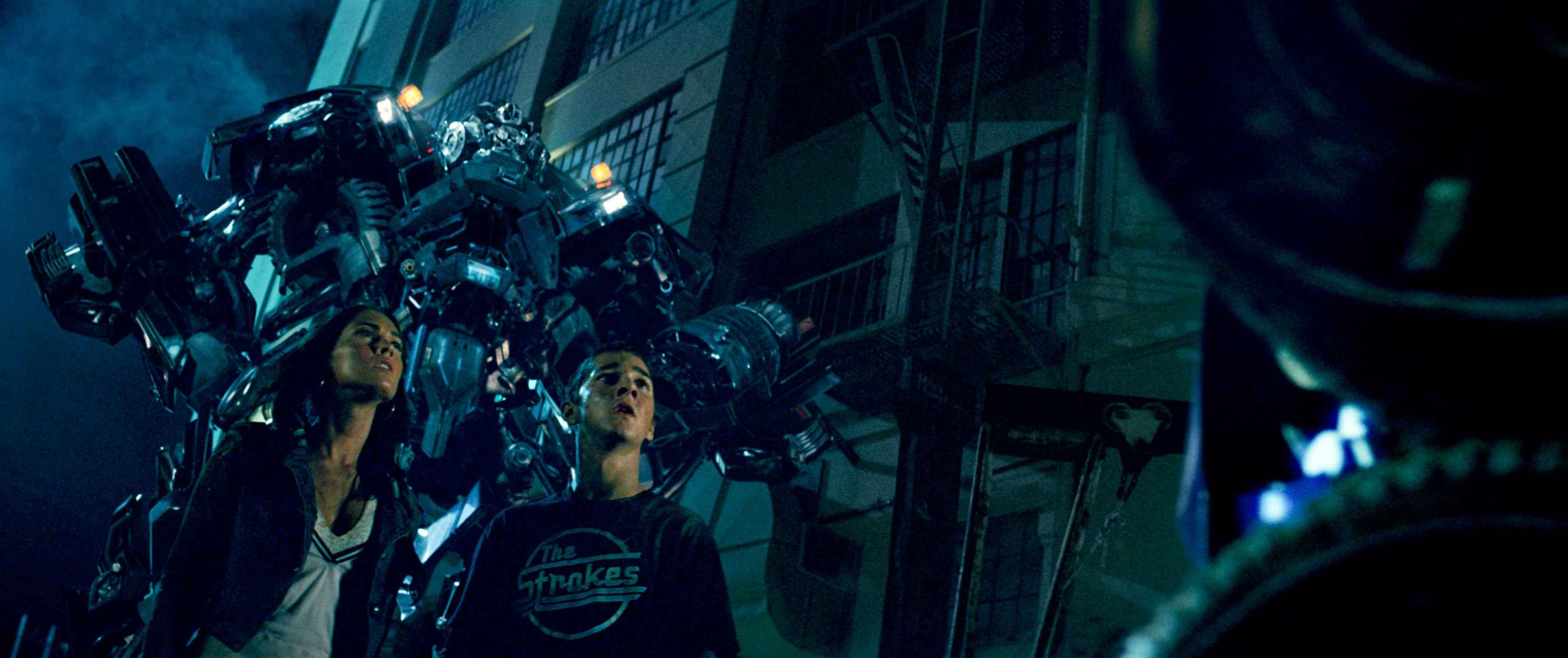 Sam Witwicky, Transformers protagonist, Action-packed movies, Epic soundtracks, 3580x1500 Dual Screen Desktop