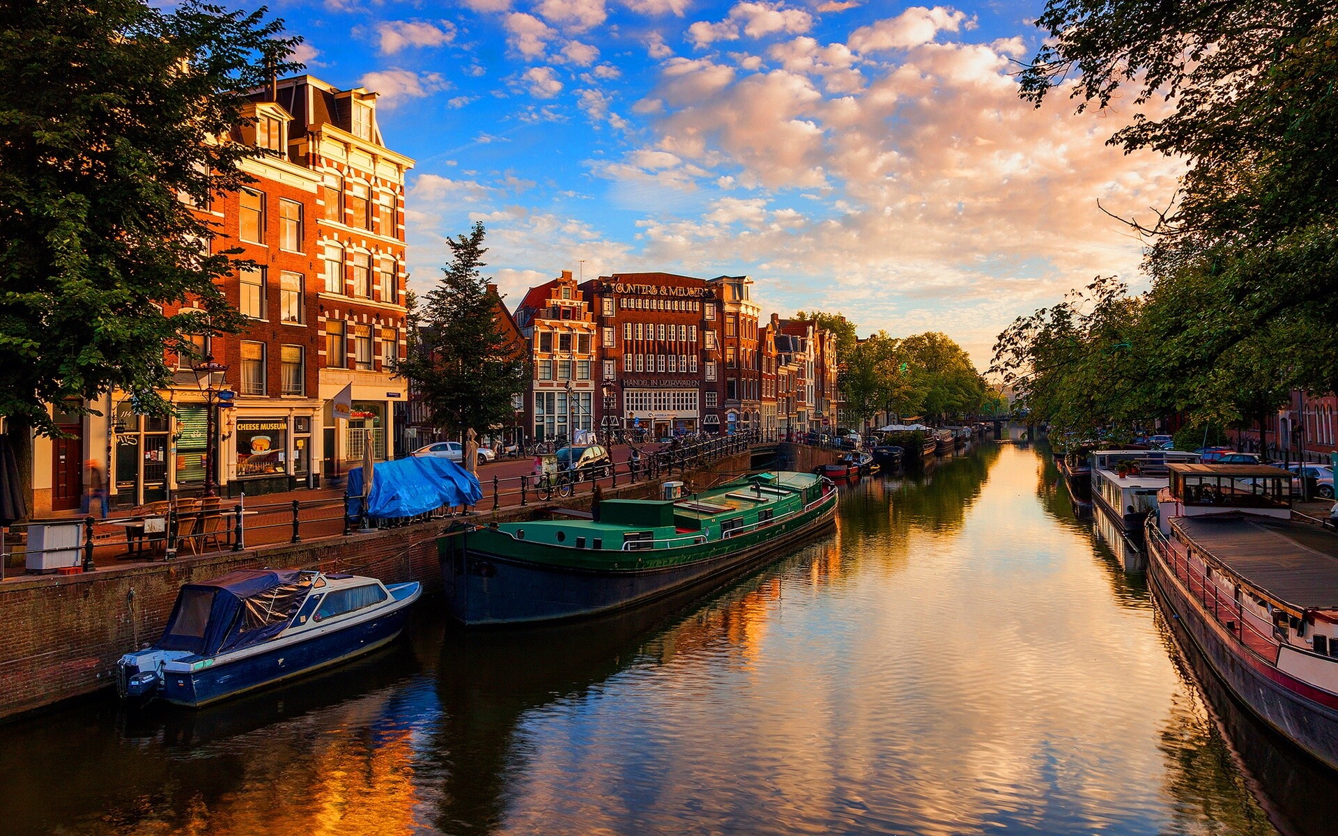 Amsterdam: The “Venice of the North”, 100 kilometers of canals, about 90 islands and 1,500 bridges. 1920x1200 HD Wallpaper.