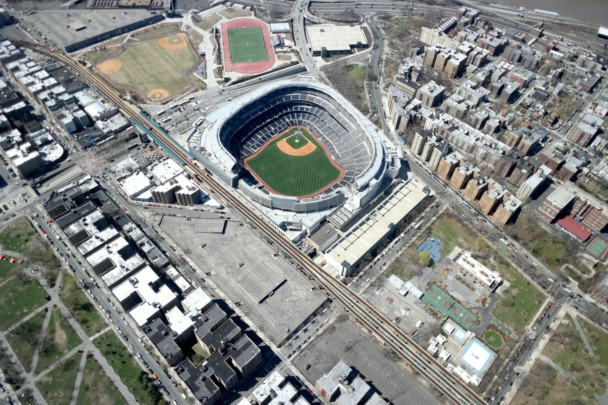 Yankee Stadium, Stadium parking, Game day guide, Convenient access, Parkmobile integration, 2000x1340 HD Desktop