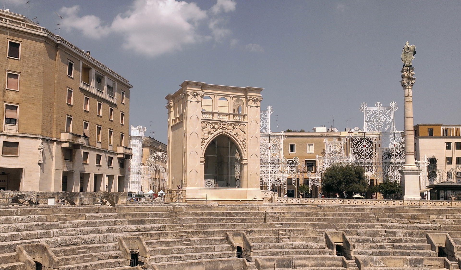 Lecce, Travels, Summer holiday time, First stop, 1920x1130 HD Desktop