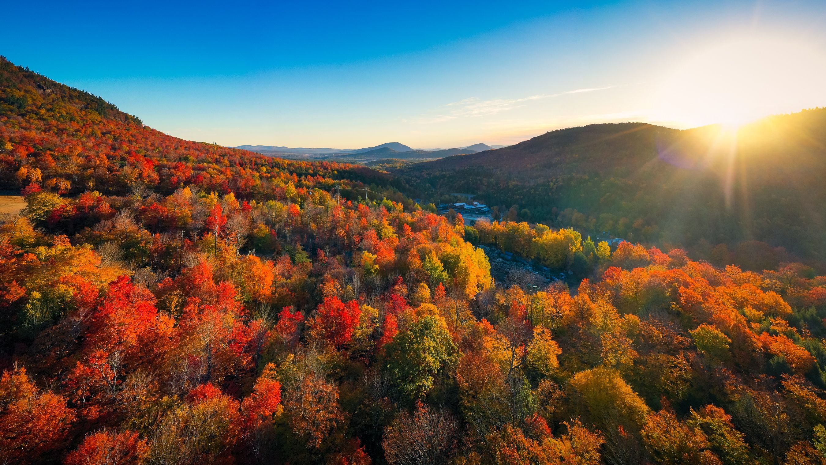 Adirondack Mountains, Herbst Wallpaper, 2700x1520 HD Desktop