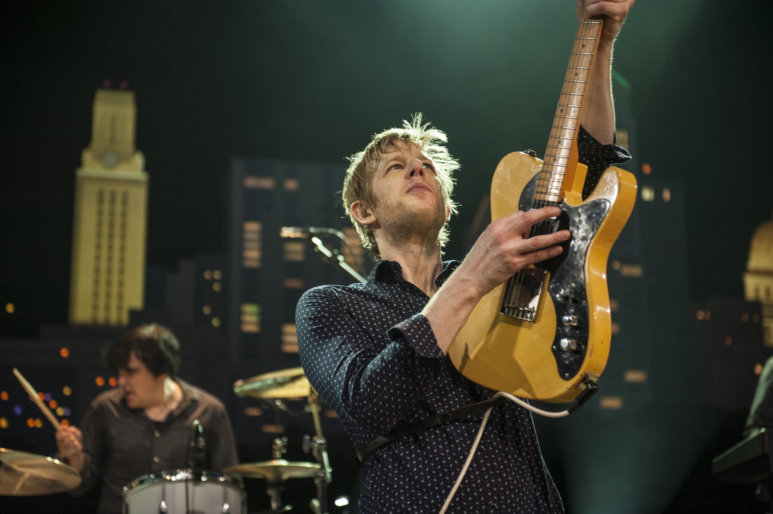 Spoon's slippery sound, Captivating melodies, Mesmerizing band, Musical enchantment, 2560x1710 HD Desktop