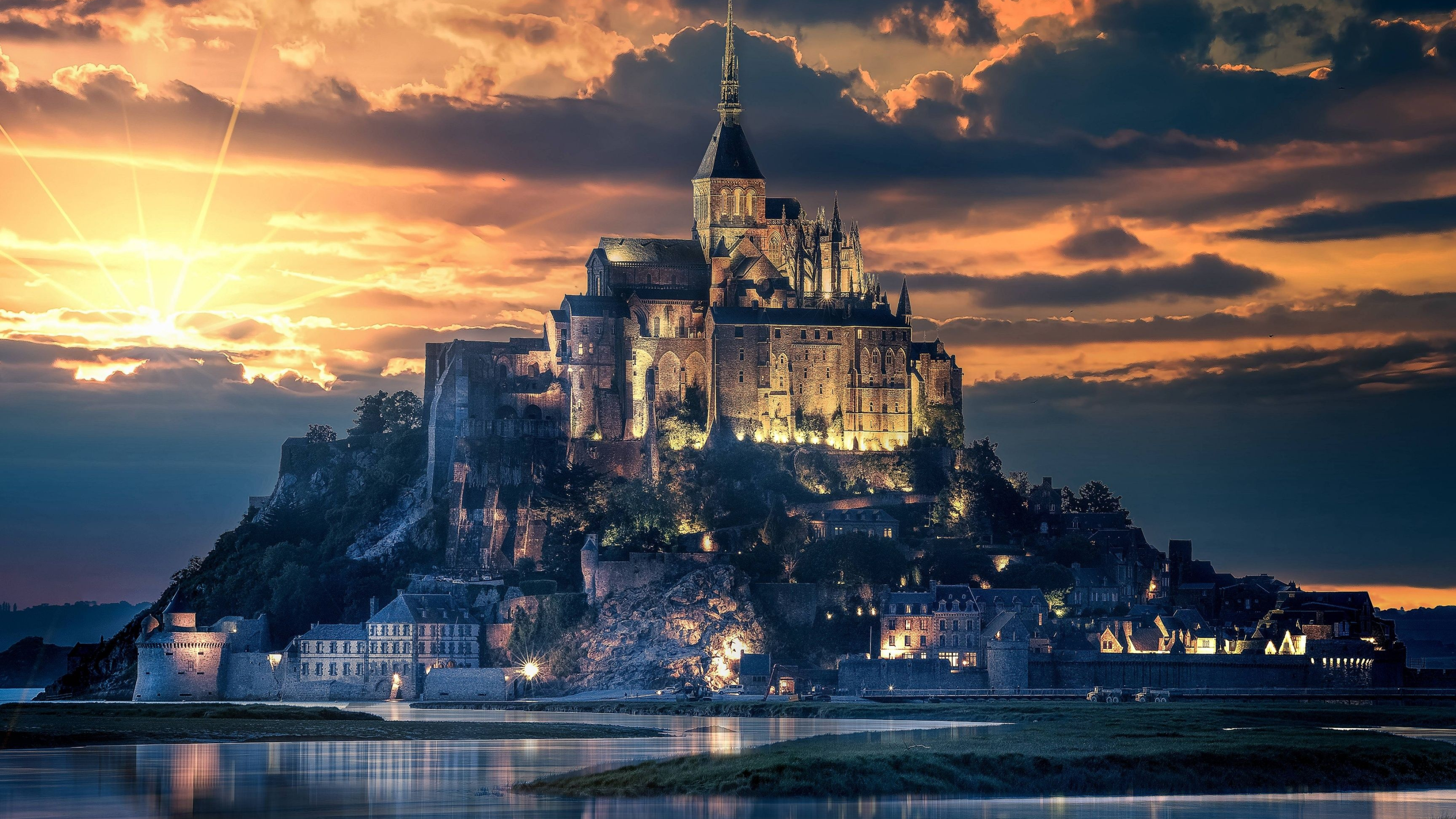 Castle: Mont-Saint-Michel, A large building of the medieval period. 3840x2160 4K Wallpaper.