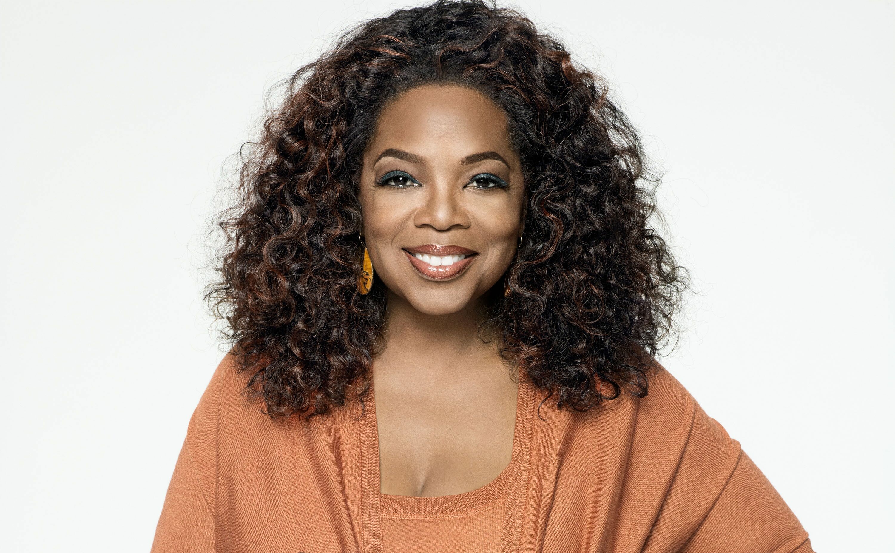 Oprah Winfrey: The world's only black billionaire in the 20th century, A talk show host. 3000x1860 HD Wallpaper.