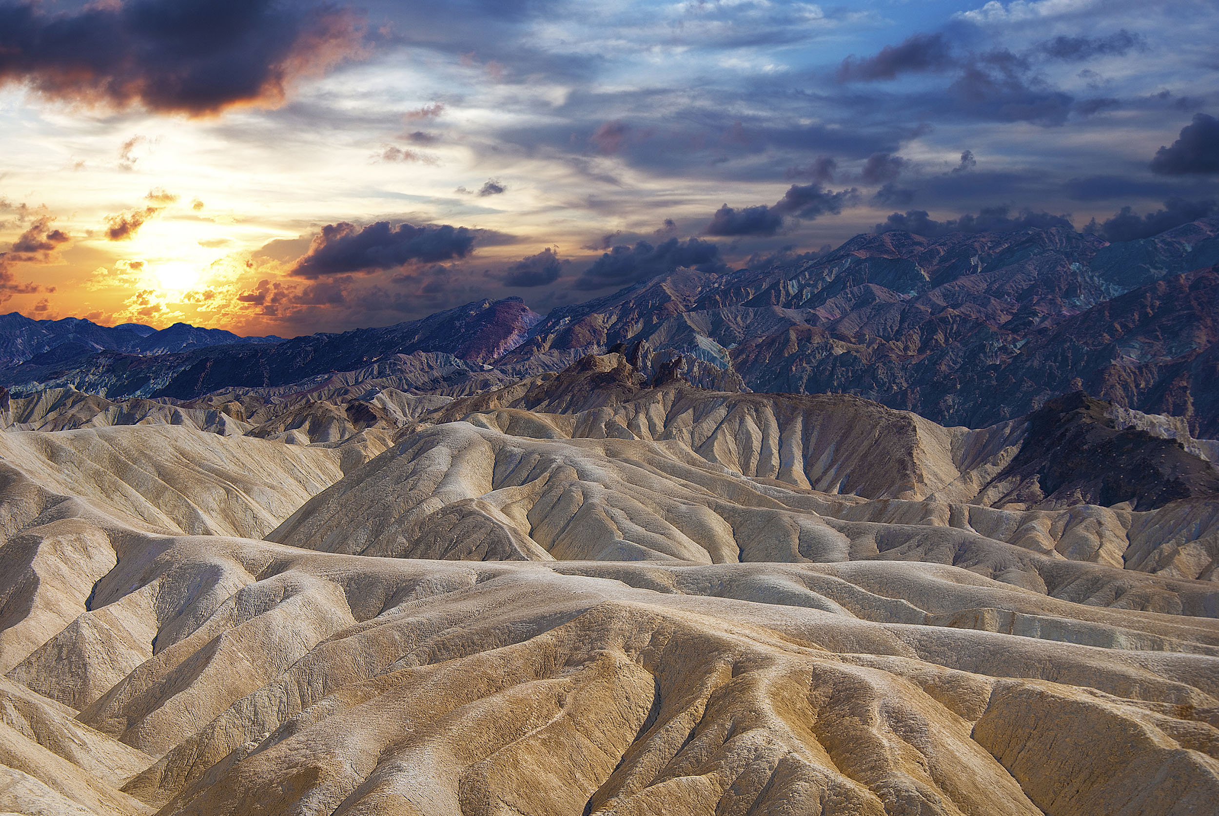 Death Valley National Park, Iconic sites, The Oasis attraction, Must-see locations, 2500x1680 HD Desktop