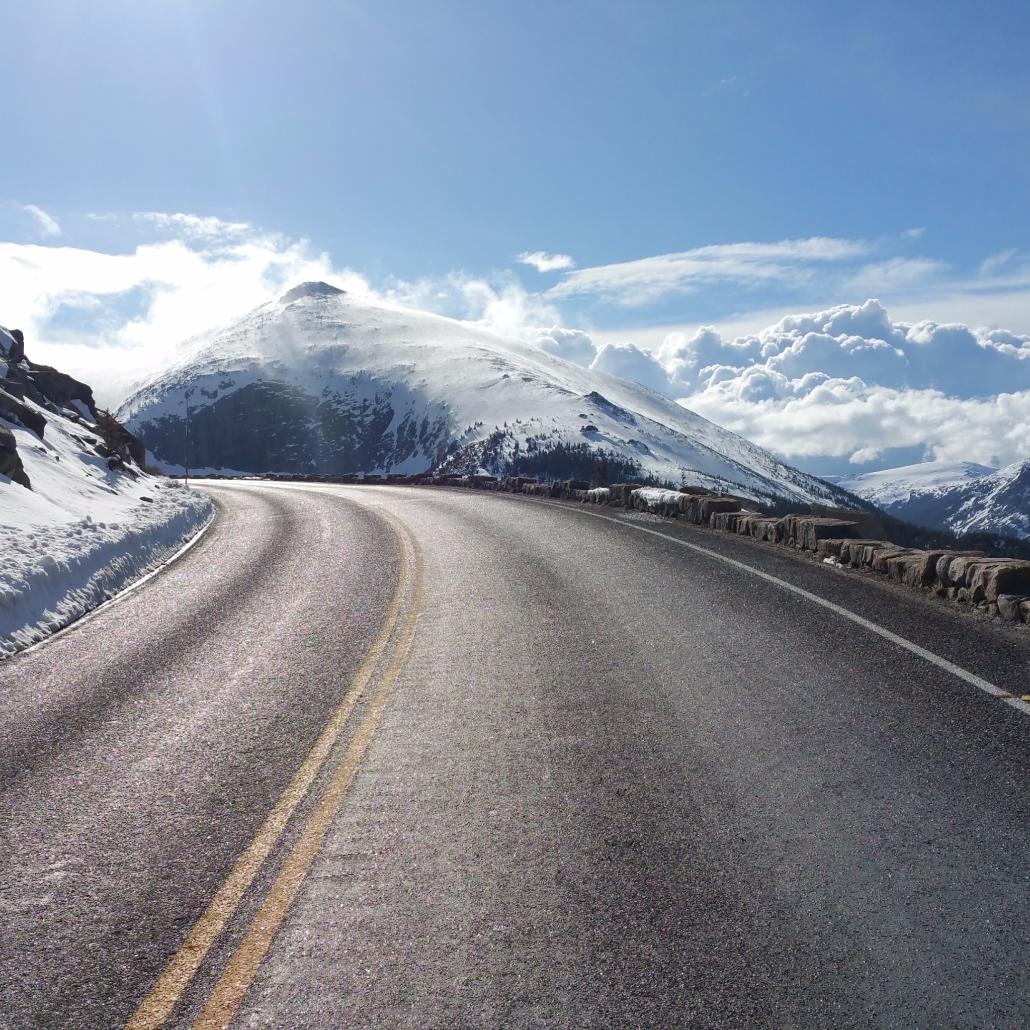 Rocky Mountain road, iPad Air wallpapers, 2050x2050 HD Handy