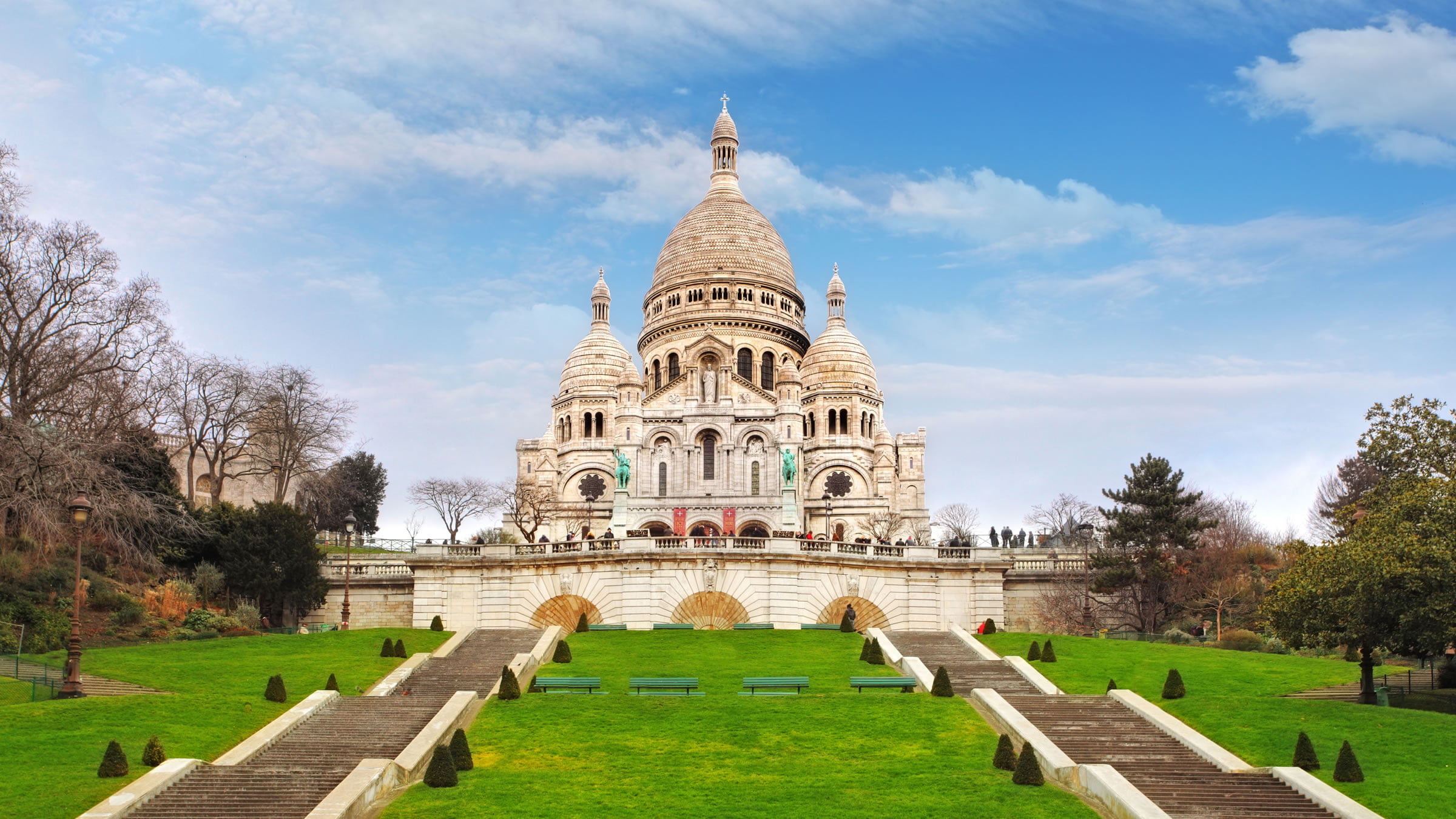 Sacred Heart Basilica, Paris Travels, Montmartre landmark, French architecture, 2400x1350 HD Desktop