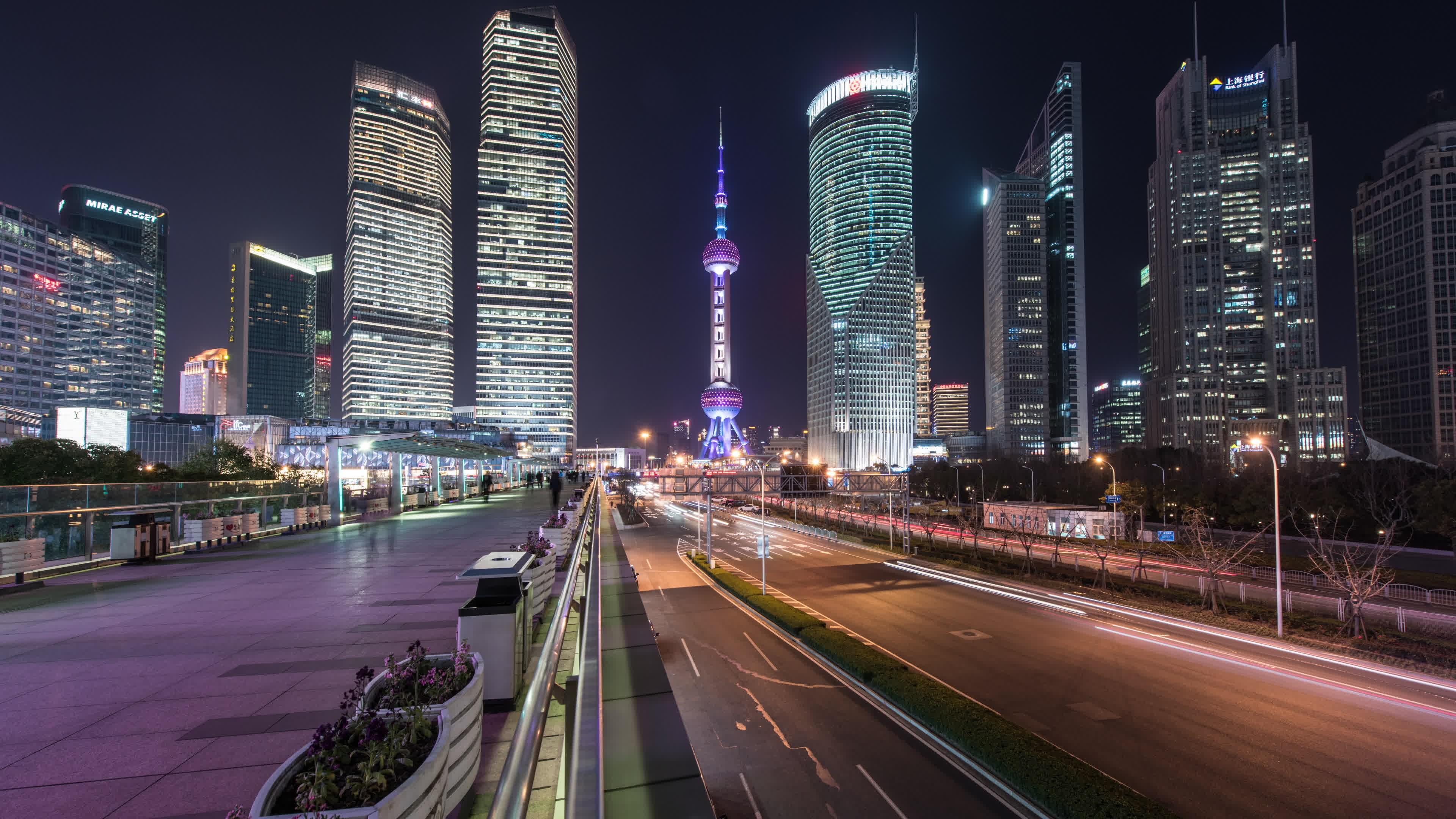 Cityscape: The central road of Shanghai, China, The Oriental Pearl Tower. 3840x2160 4K Wallpaper.