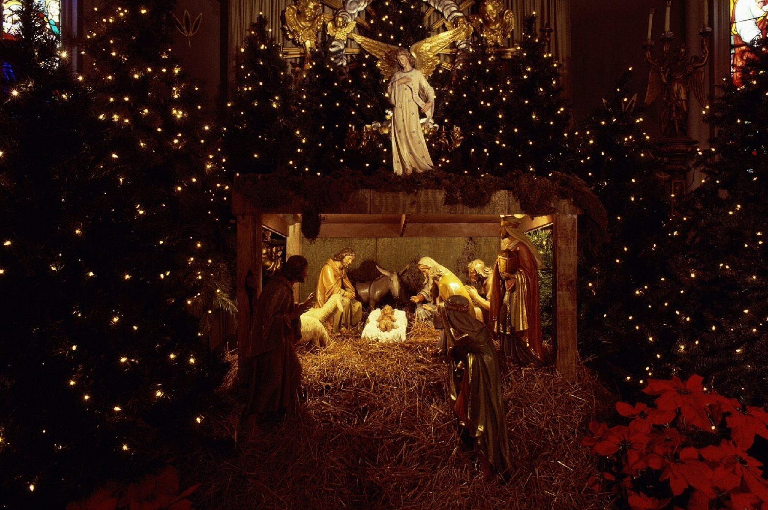Garland: Christmas, Jesus, Decorations, Fairy lights. 2560x1700 HD Background.