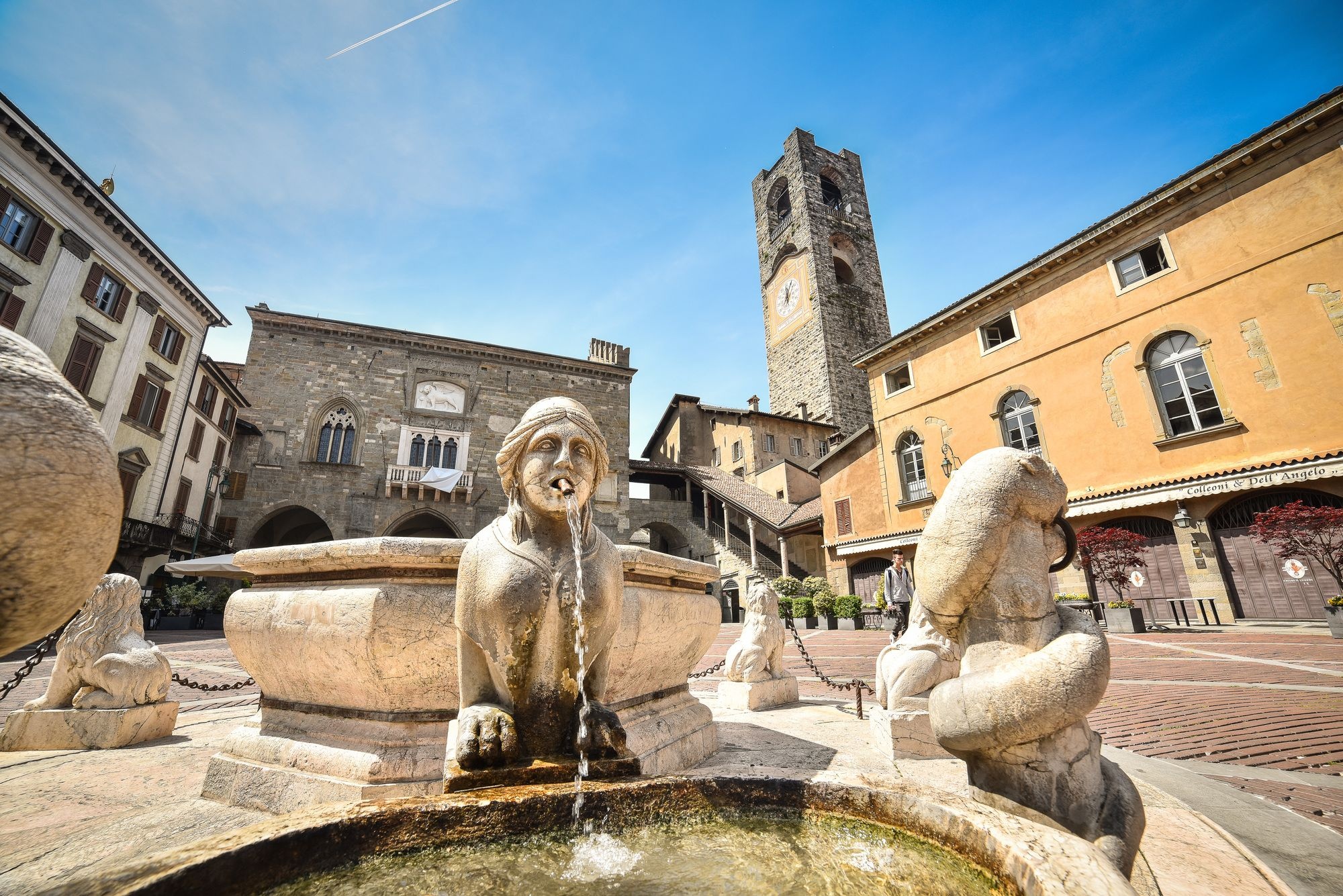 Bergamo travels, Captivating pictures, Stunning scenery, Photography inspiration, 2000x1340 HD Desktop