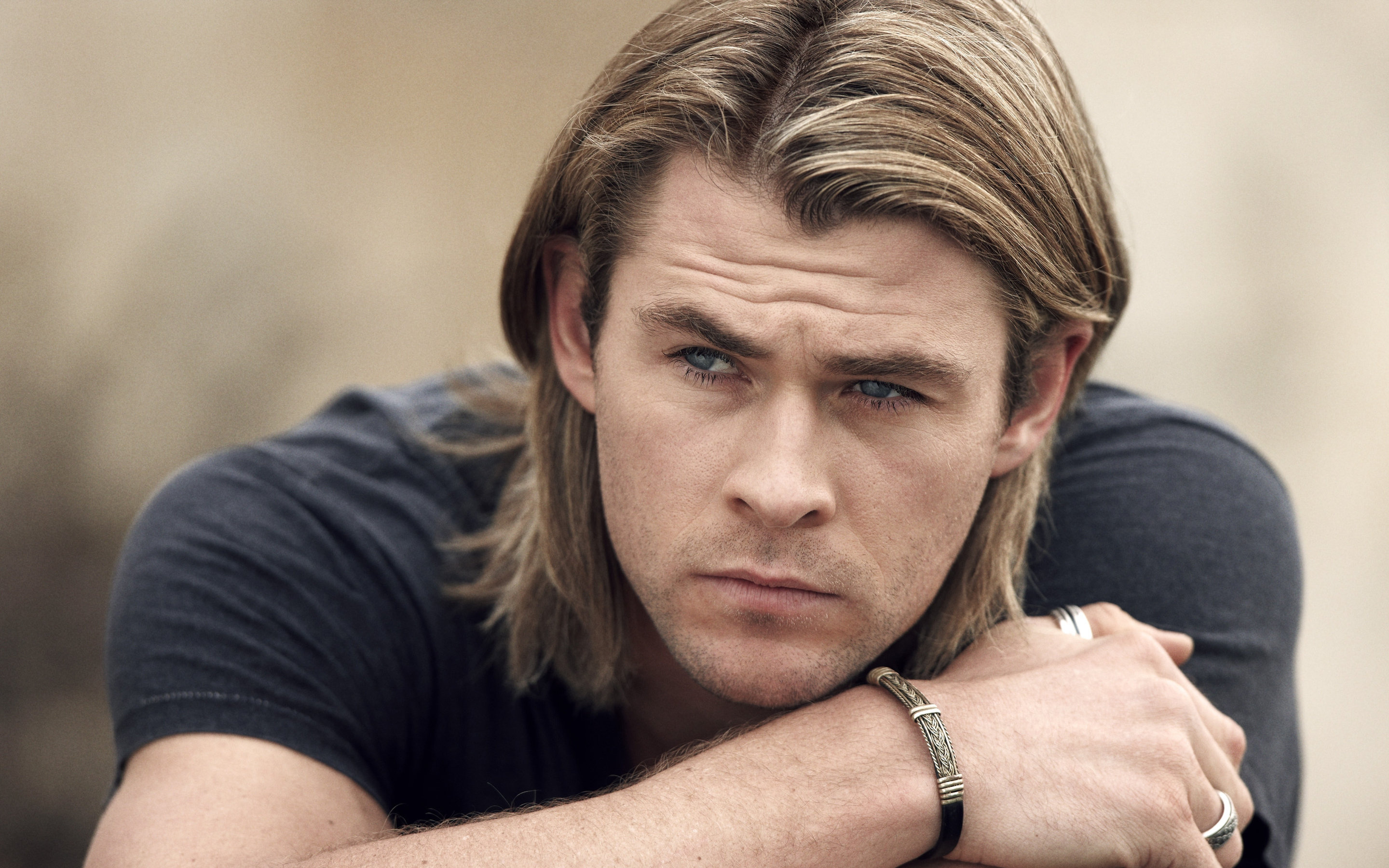 Chris Hemsworth: Kale Garrity in the thriller A Perfect Getaway, 2009. 2880x1800 HD Background.